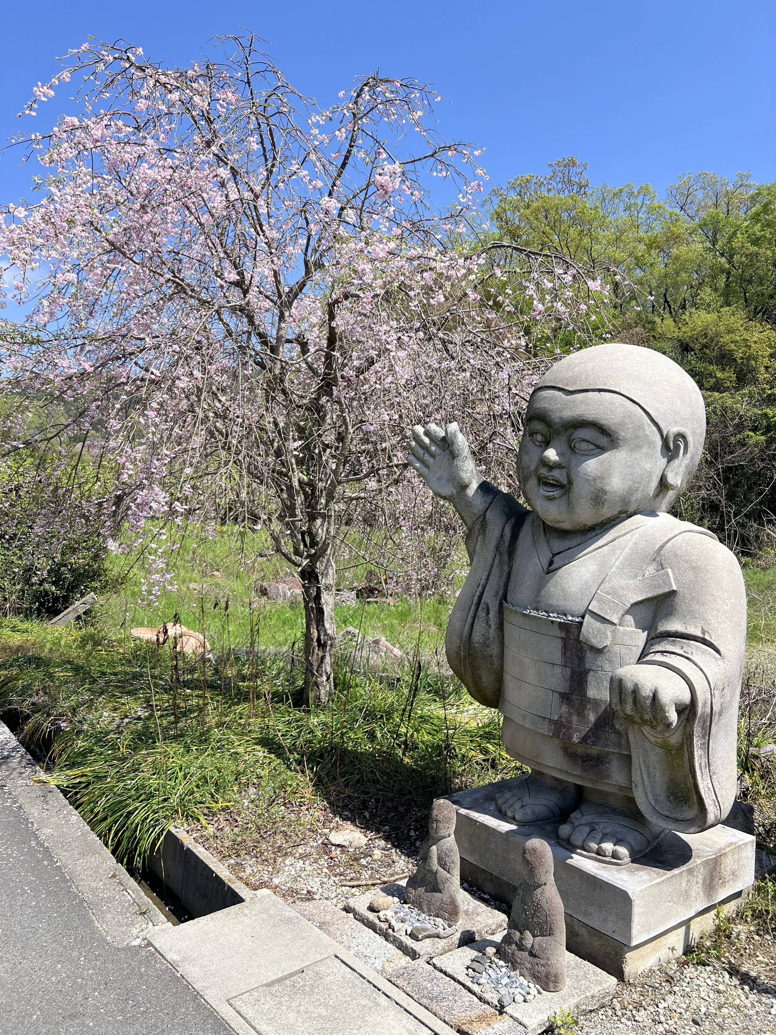 Cute and big jizo statue at Nenbutsudera