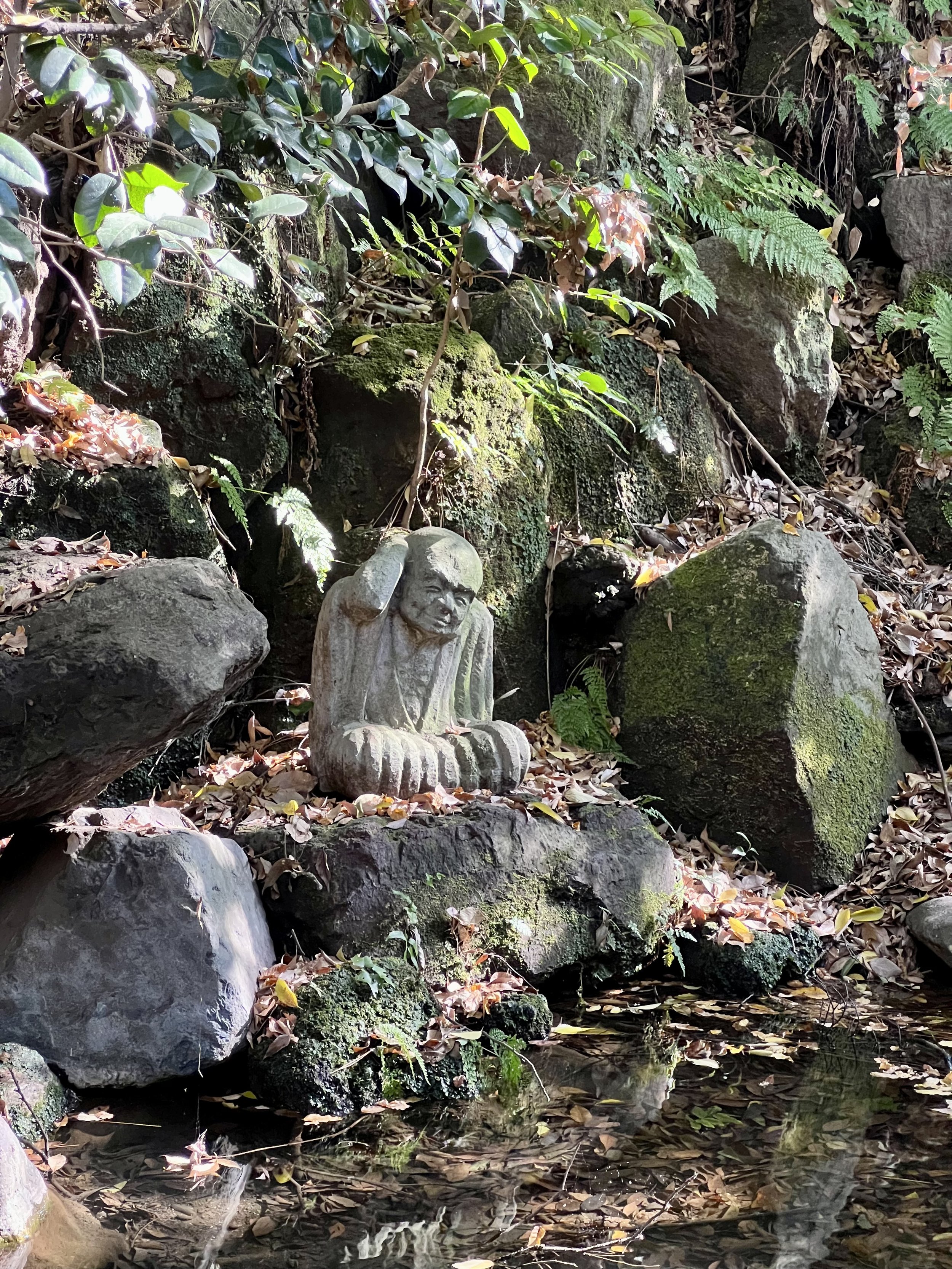 Small statute in Todoroki
