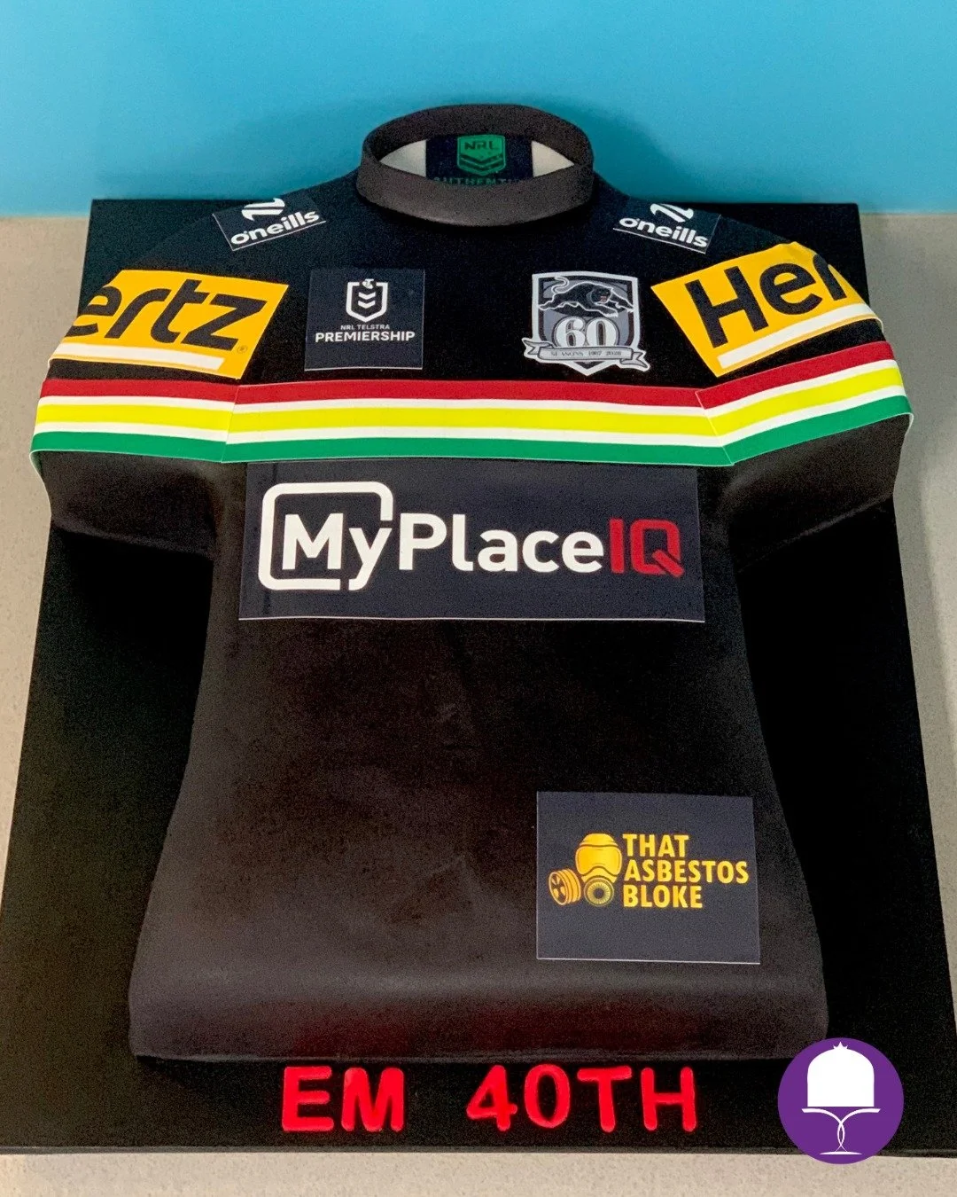 Kris really tested the &ldquo;short notice&rdquo; waters last week&hellip; and somehow, everything aligned perfectly 🙌

This Penrith Panthers jersey cake for Em&rsquo;s 40th was one of those orders where timing had to be spot on. From a quick call a