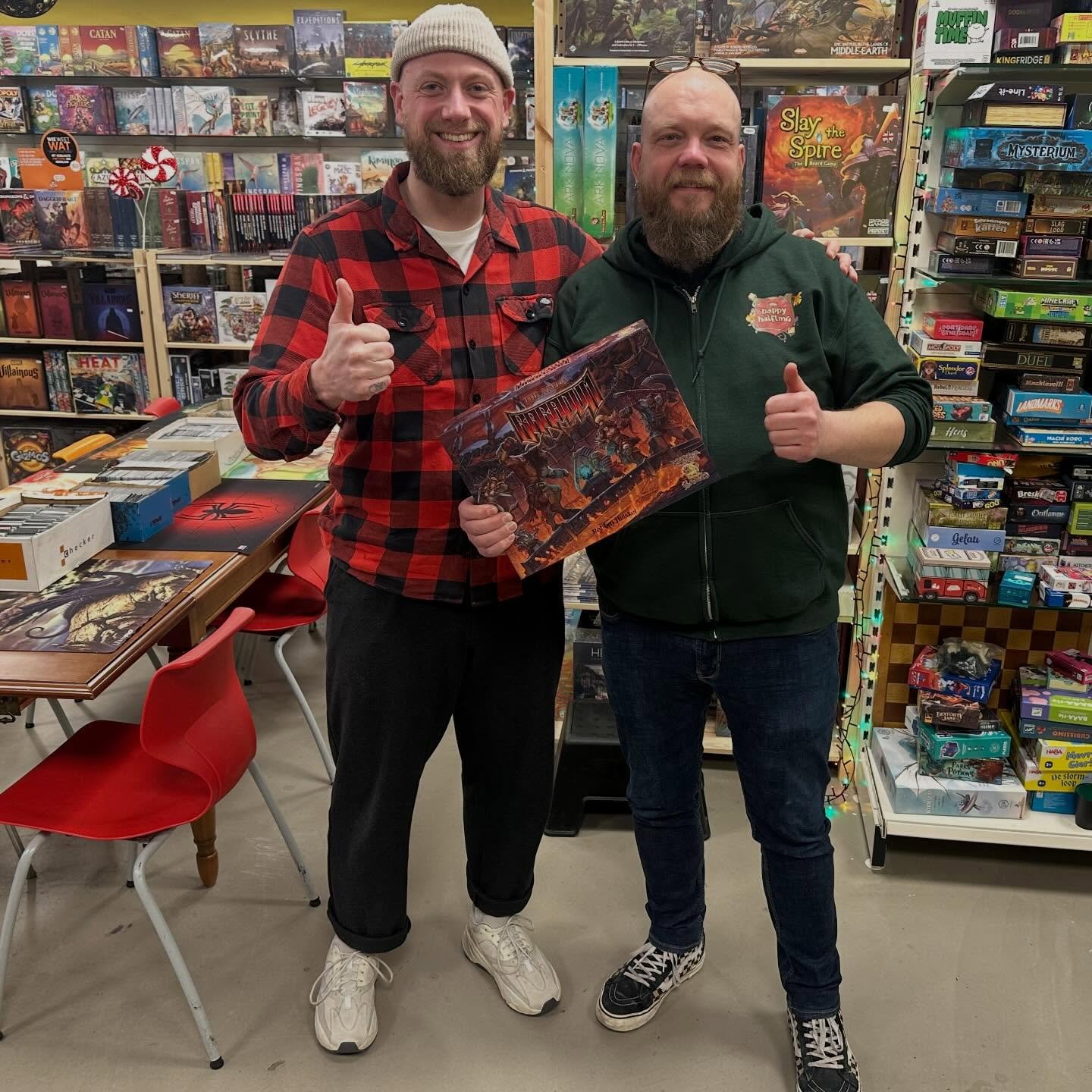 🇳🇱 The Arena of Baradum is vanaf nu beschikbaar @thehappyhalfling in Eindhoven. Fantastische winkel, fijne mensen, scoor je kerstcadeau nu 😍🐸 

#boardgames #boardgamesofinstagram #boardgamegeek #thearenaofbaradum #boardgame #boardgamer #boardgami