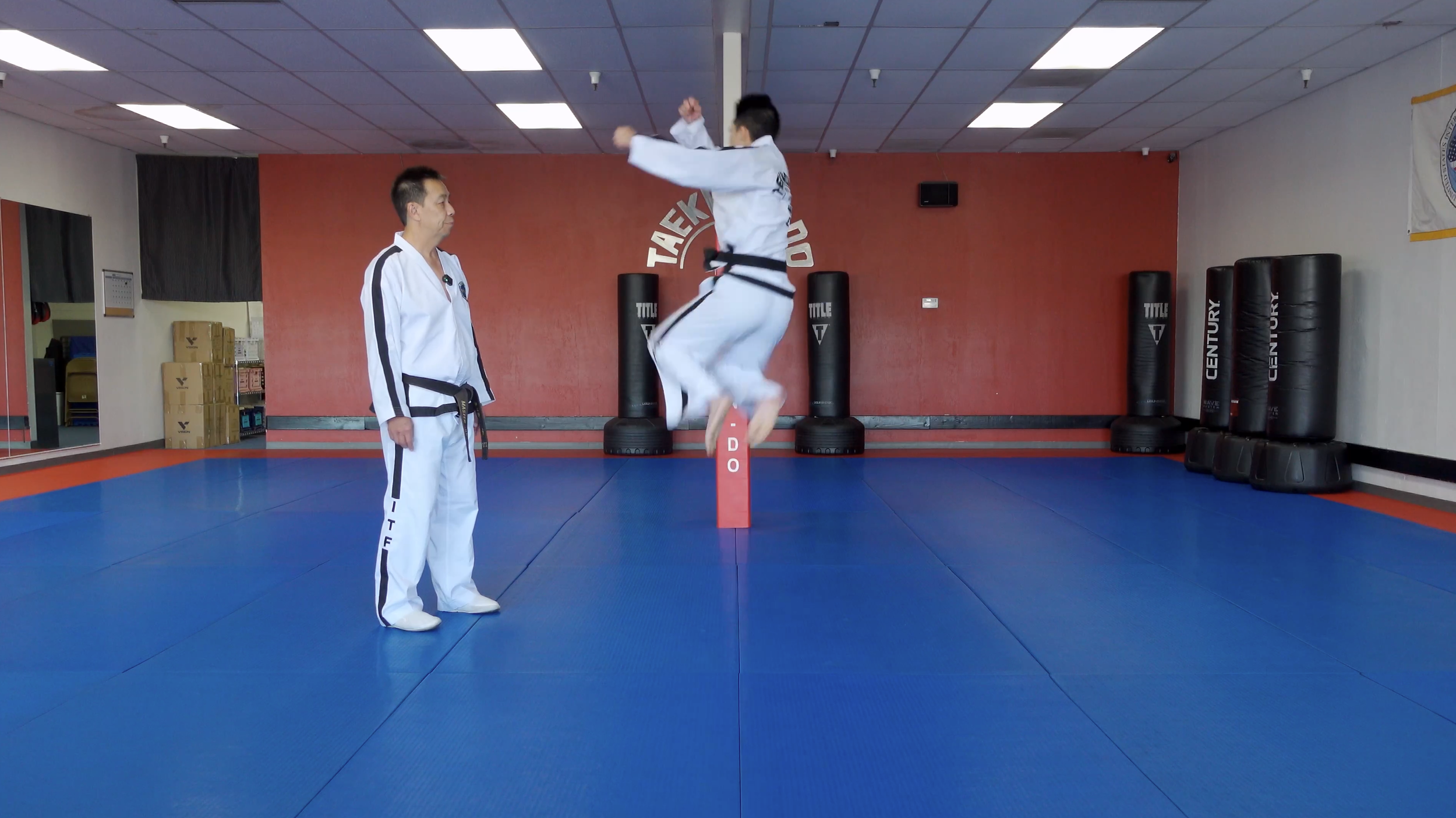 TW+ Update | 360 Jump with a Knife-Hand Guarding Block