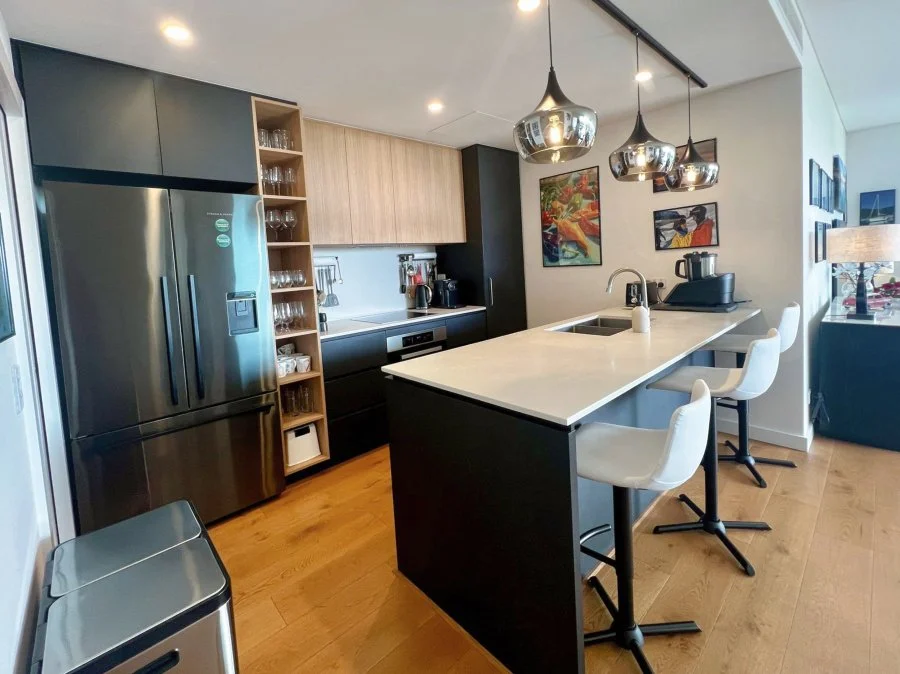 Kitchen and bar.jpeg