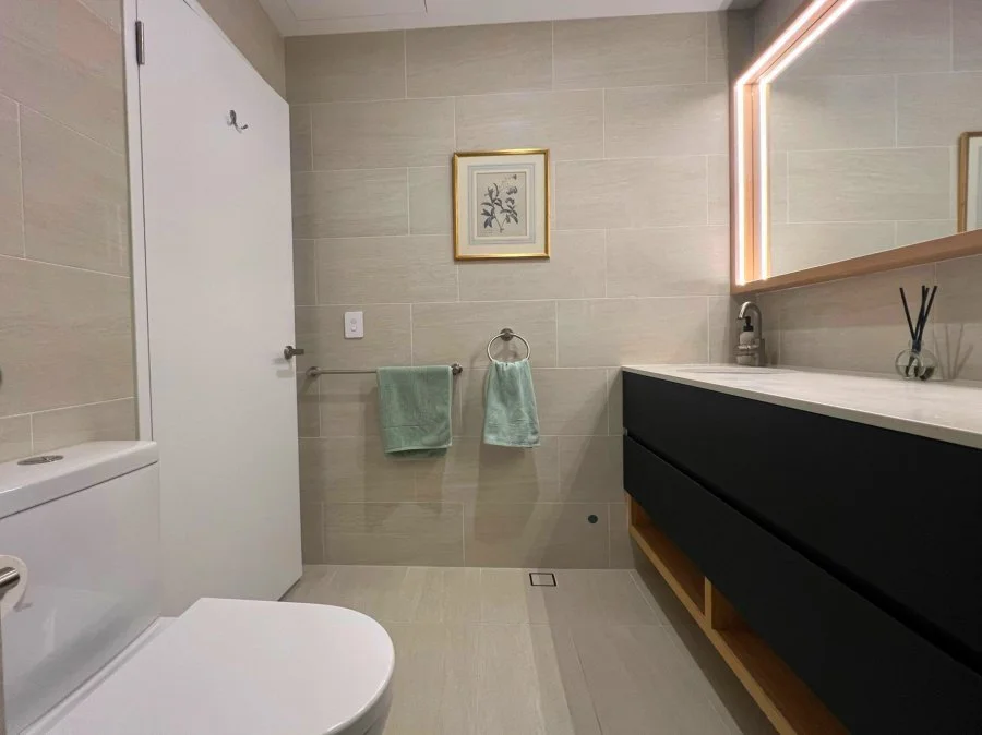 Second bathroom 1.jpeg