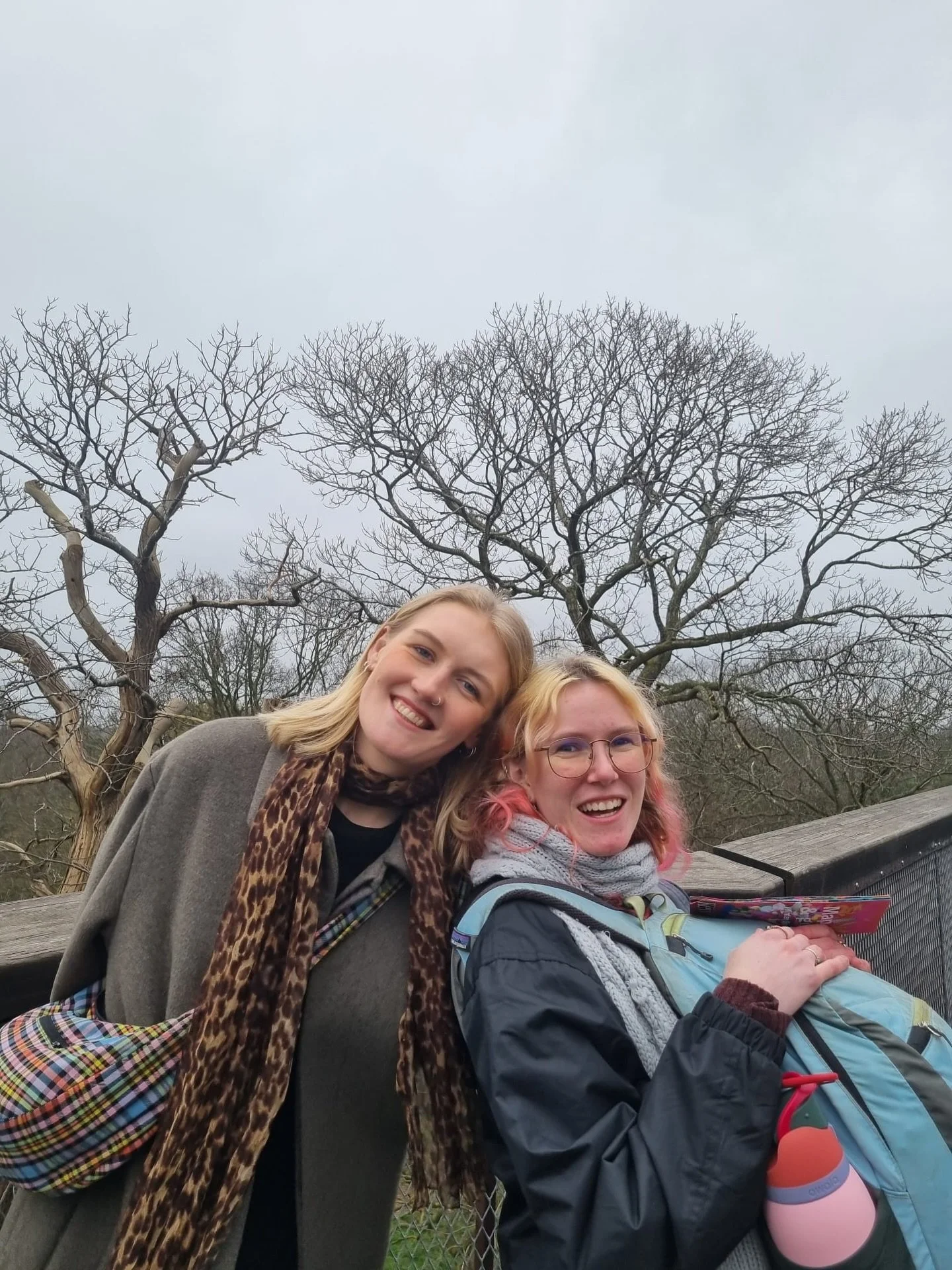 Pranced around Bristol &amp; visited childhood besties @savmillsss &amp; @daisy.millss 💖 

This was my first time in the UK, and my first time seeing Savannah in almost 8 years! So much has changed since then, but it was so sweet to feel like no tim