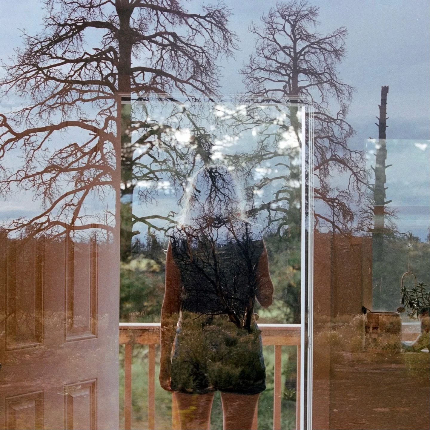 &ldquo;The Half of It&rdquo; is officially out in the world ❤️

Thank you so so much to everyone who had a part in helping me make this album. I am so grateful for the opportunity to make music and be creative, and even more so with other people. 

N