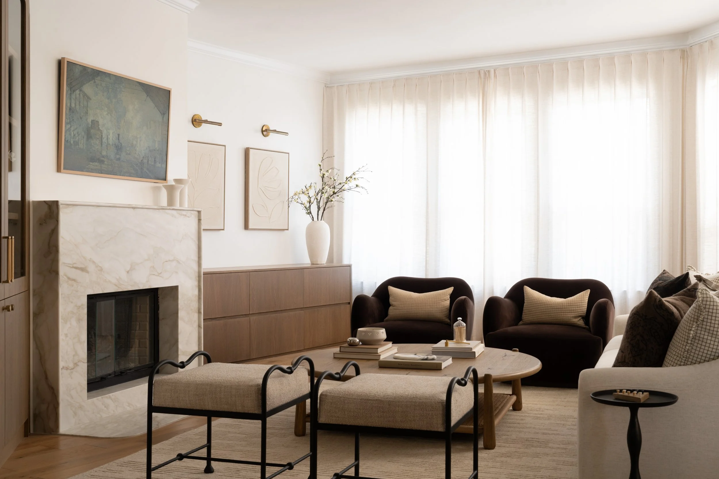 BVS-JAKE-DAVID-HOME-HAGGANS-LN-LIVING-ROOM-WIDE-2.jpg