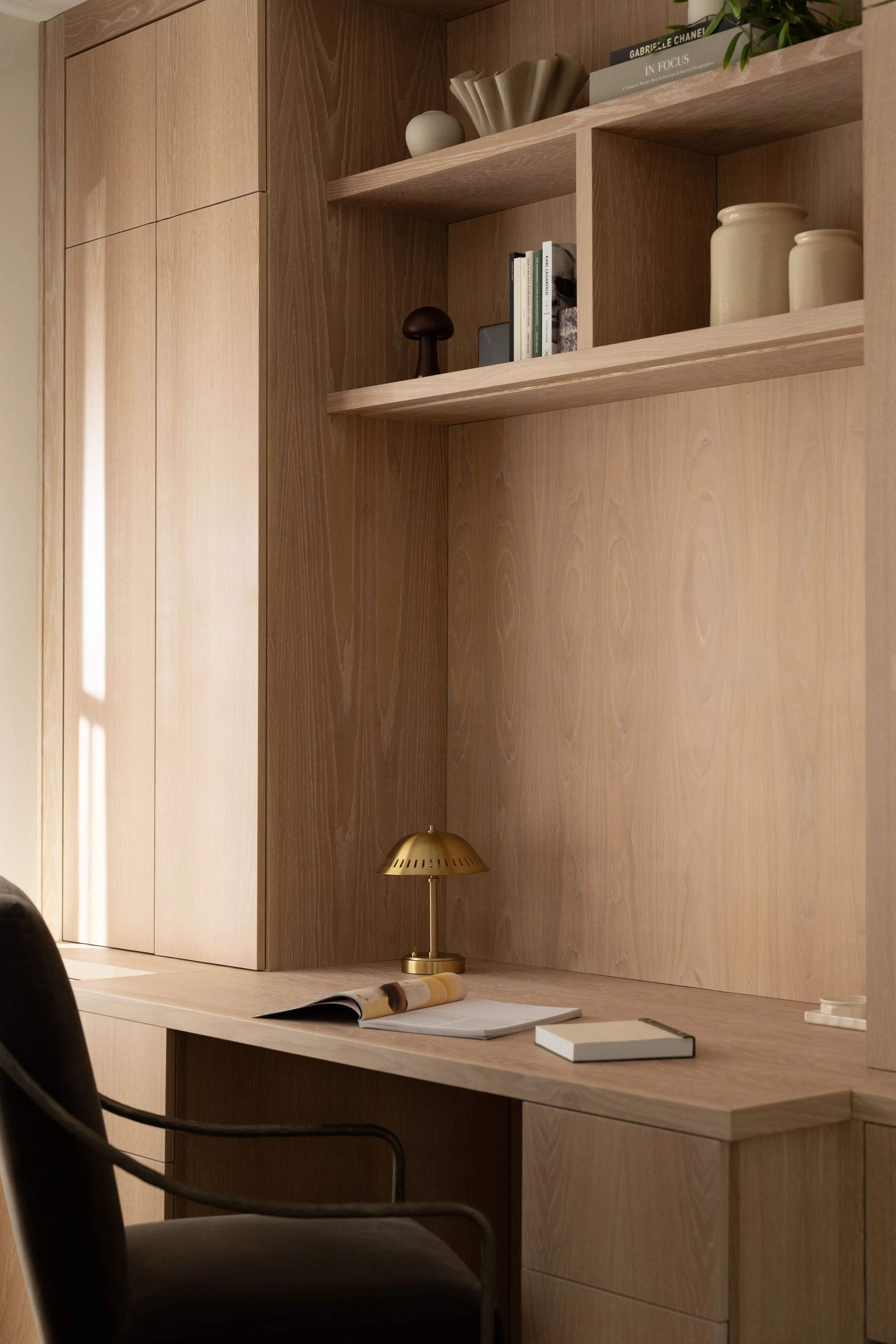BVS-JAKE-DAVID-HOME-HAGGANS-LN-PRIMARY-BEDROOM-DESK.jpg