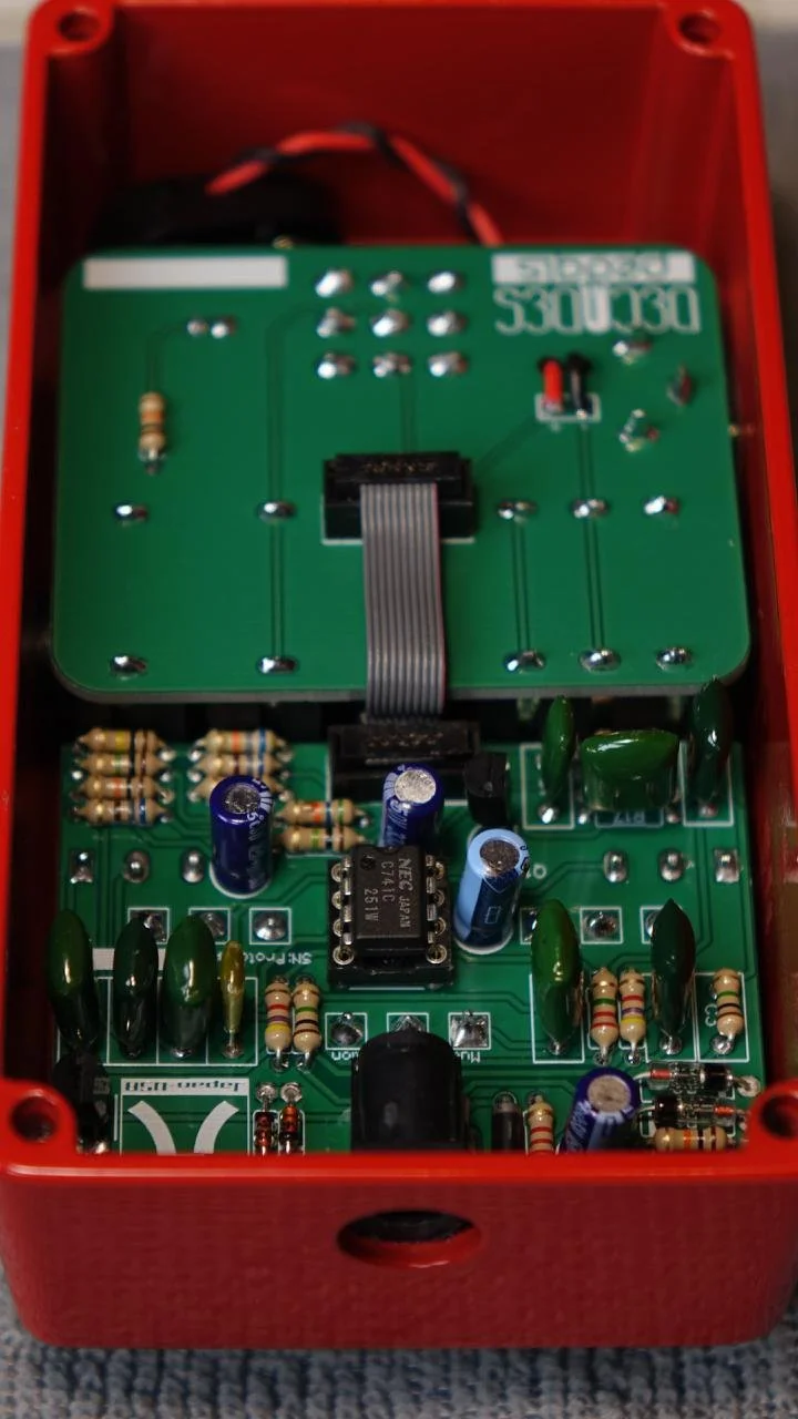 Fully analog distortion circuit 741 Vintage Japanese 1N60 germanium diodes 945 transistors True bypass via 3PDT 9V DC center negative 9V battery supported.