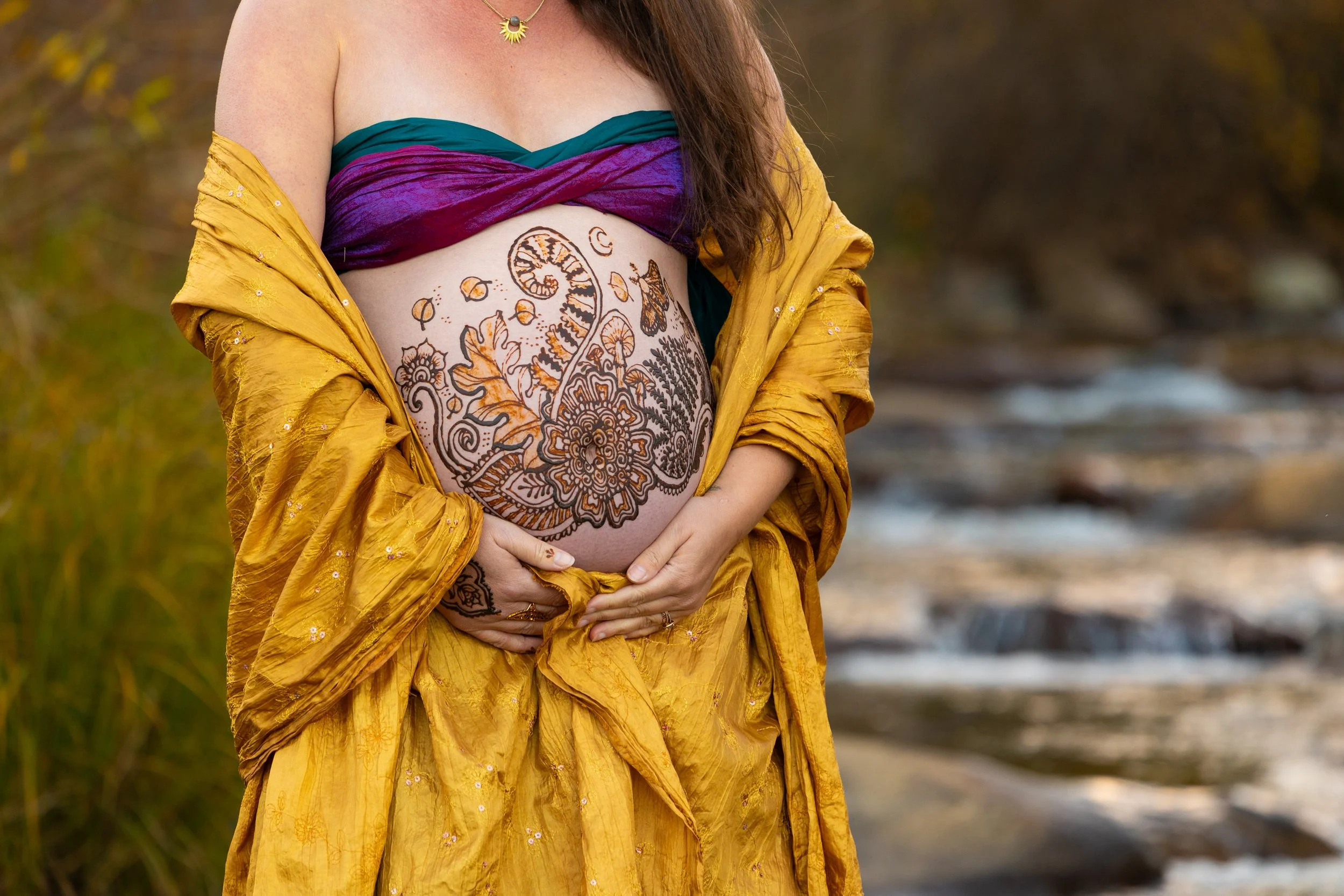 #photography #boulderphotography #hennaphotoshoot #maternityphotoshoot #wonderlandlakephotoshoot #portraitphotography