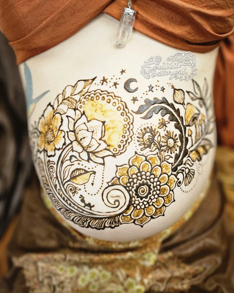 #FirstTimeMama #BellyArt #HennaBlessing #MaternityArt #ExpectingMom #MamaToBe #DocumentingPregnancy #BoulderHenna #ColoradoHenna #hennabelly #allnaturalhenna  #MarktheMoments