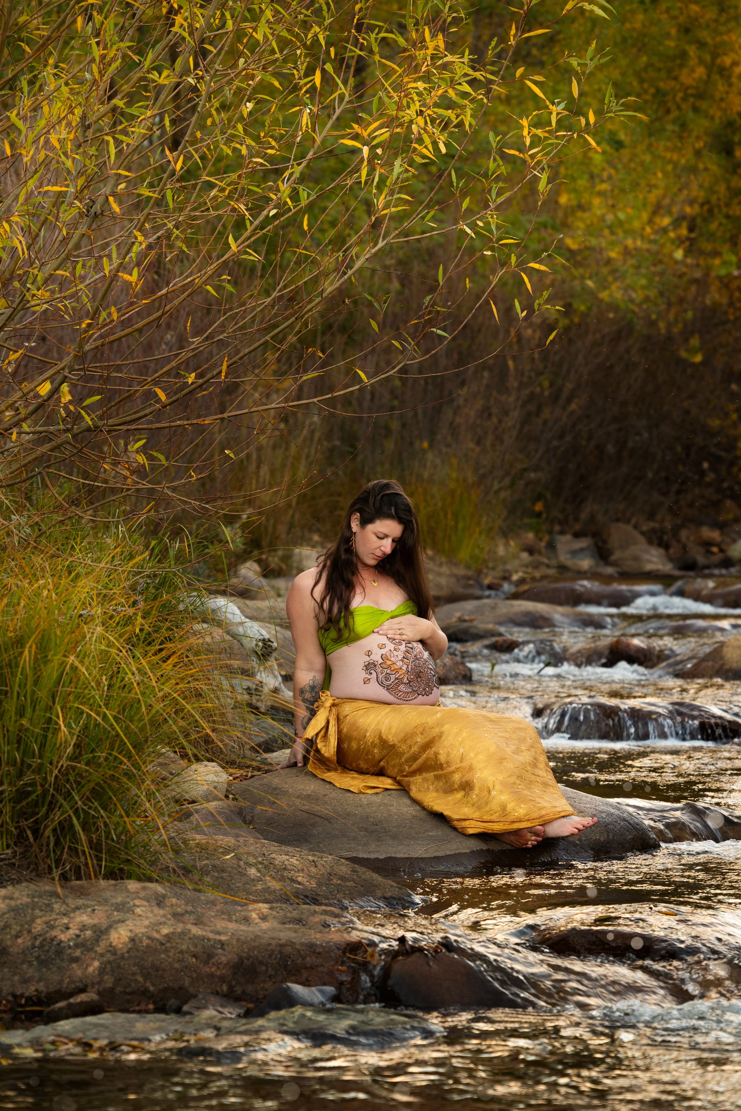 #photography #boulderphotography #hennaphotoshoot #maternityphotoshoot #wonderlandlakephotoshoot #portraitphotography