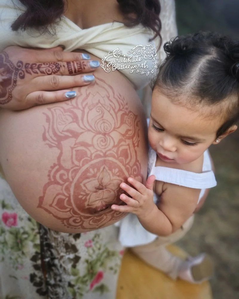 #FamilyMoments #BlessedLife #PregnancyJourney #MotherhoodJoy #ParentingLove #LittleAngel #Heartwarming #MotherDaughter #hennastain  #allnaturalhenna #hennatattoo