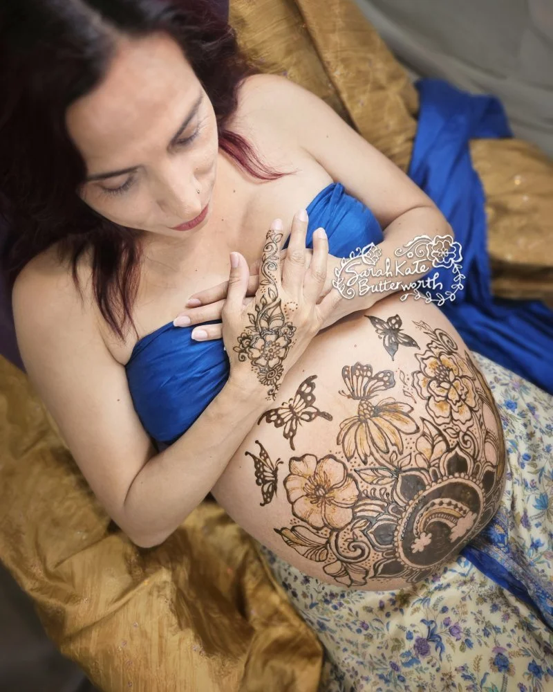 #rainbowbaby #butterflies #rainbow  #coloradohenna #boulderhenna #henna #celebratelife #boulderart #pregnancyart #henna #blessings #pregnancyhenna #bellyhenna #hennabelly #prenatalhenna