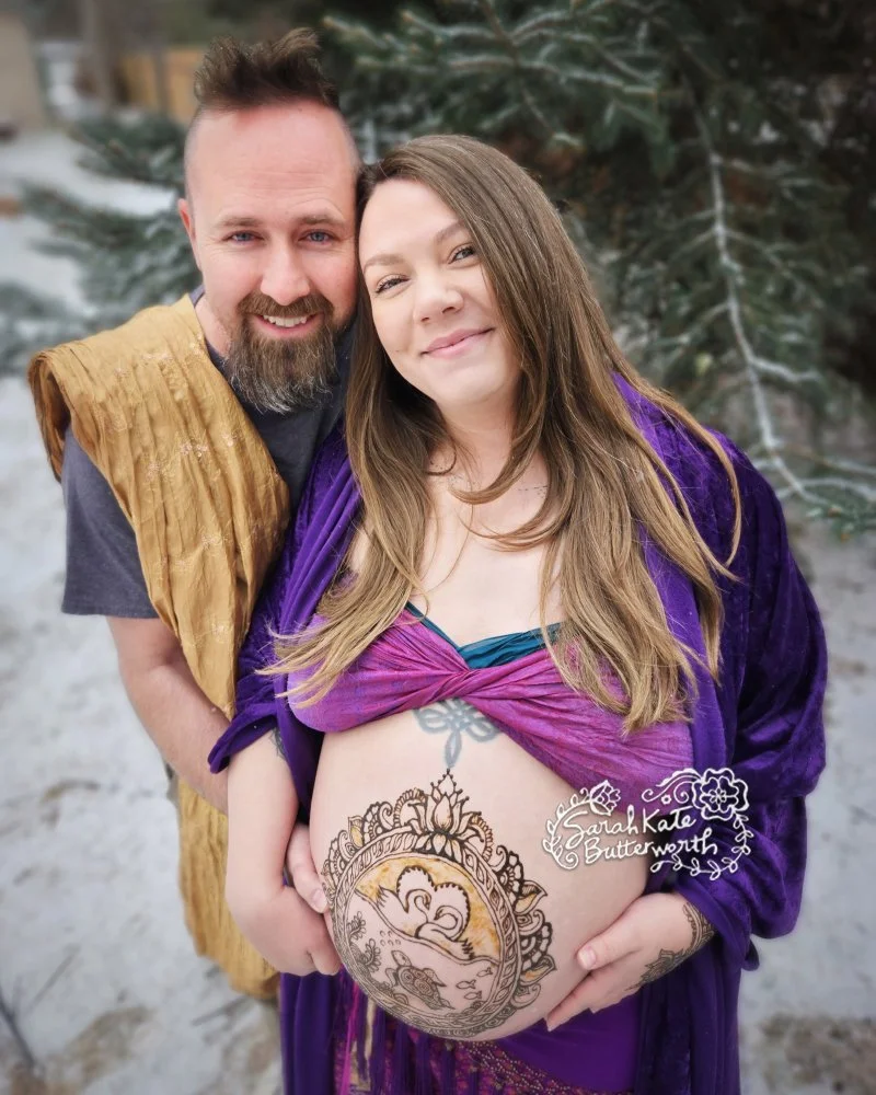 #BoulderColorado #snow #winter #pregnancy #pregnancyart #adornment #uniquehennadesign #mothertobe #honoringmothers #bellyart
