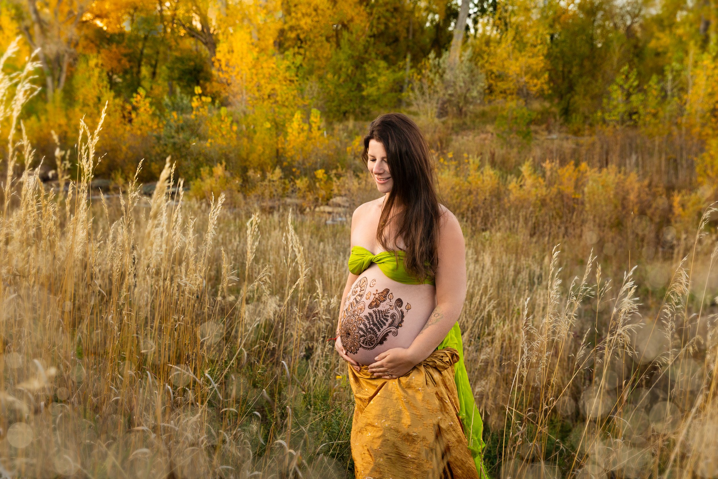#photography #boulderphotography #hennaphotoshoot #maternityphotoshoot #wonderlandlakephotoshoot #portraitphotography