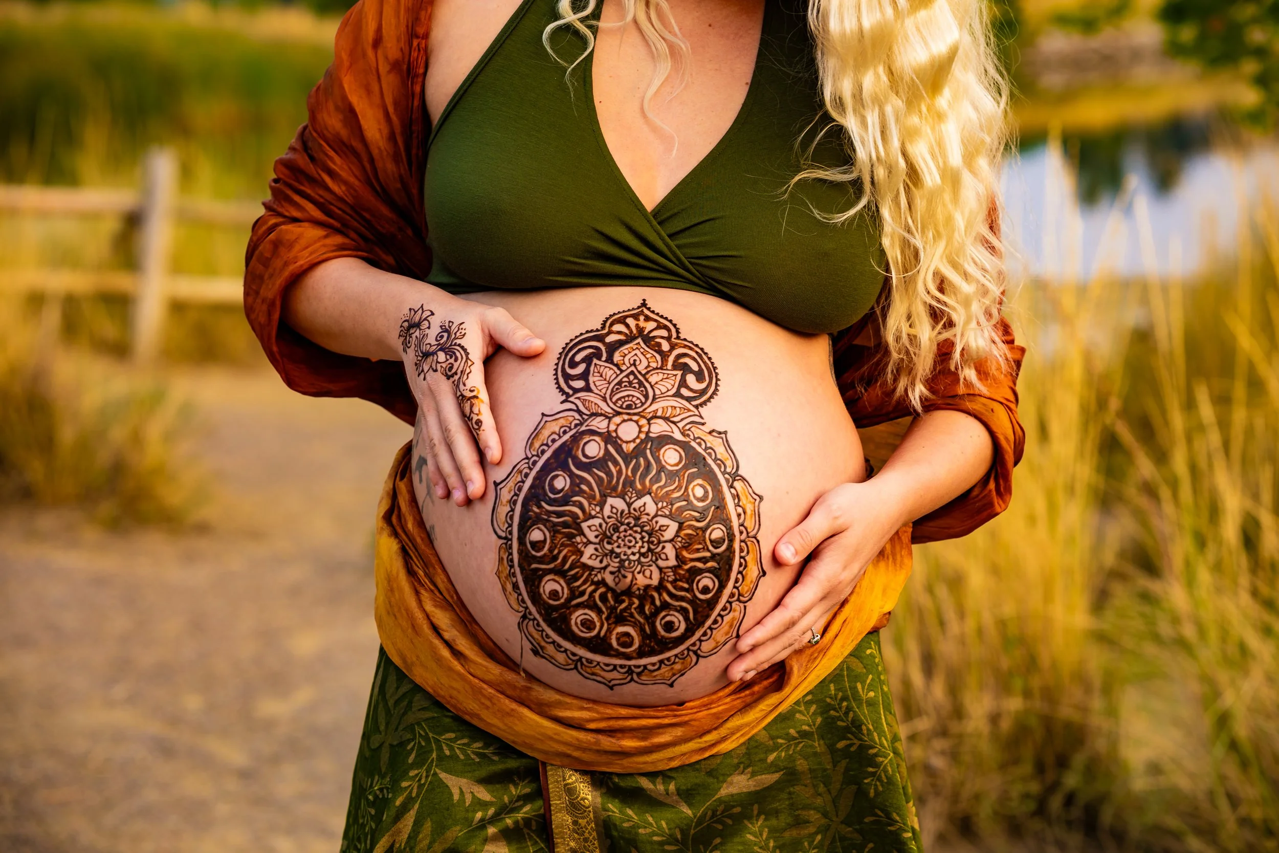 #photography #boulderphotography #hennaphotoshoot #maternityphotoshoot #wonderlandlakephotoshoot #portraitphotography