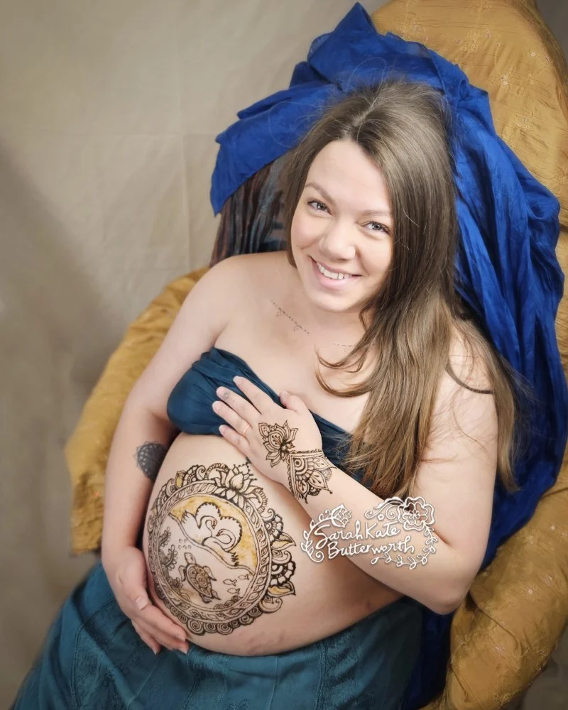 #expectingmother #swan #seaturtle #UglyDuckling #WomenWhoRunWithTheWolves #hennabelly #boulderhenna #coloradohenna #journeytomotherhood #riteofpassage #allnaturalhenna #firsttimemama #pregnancyart
