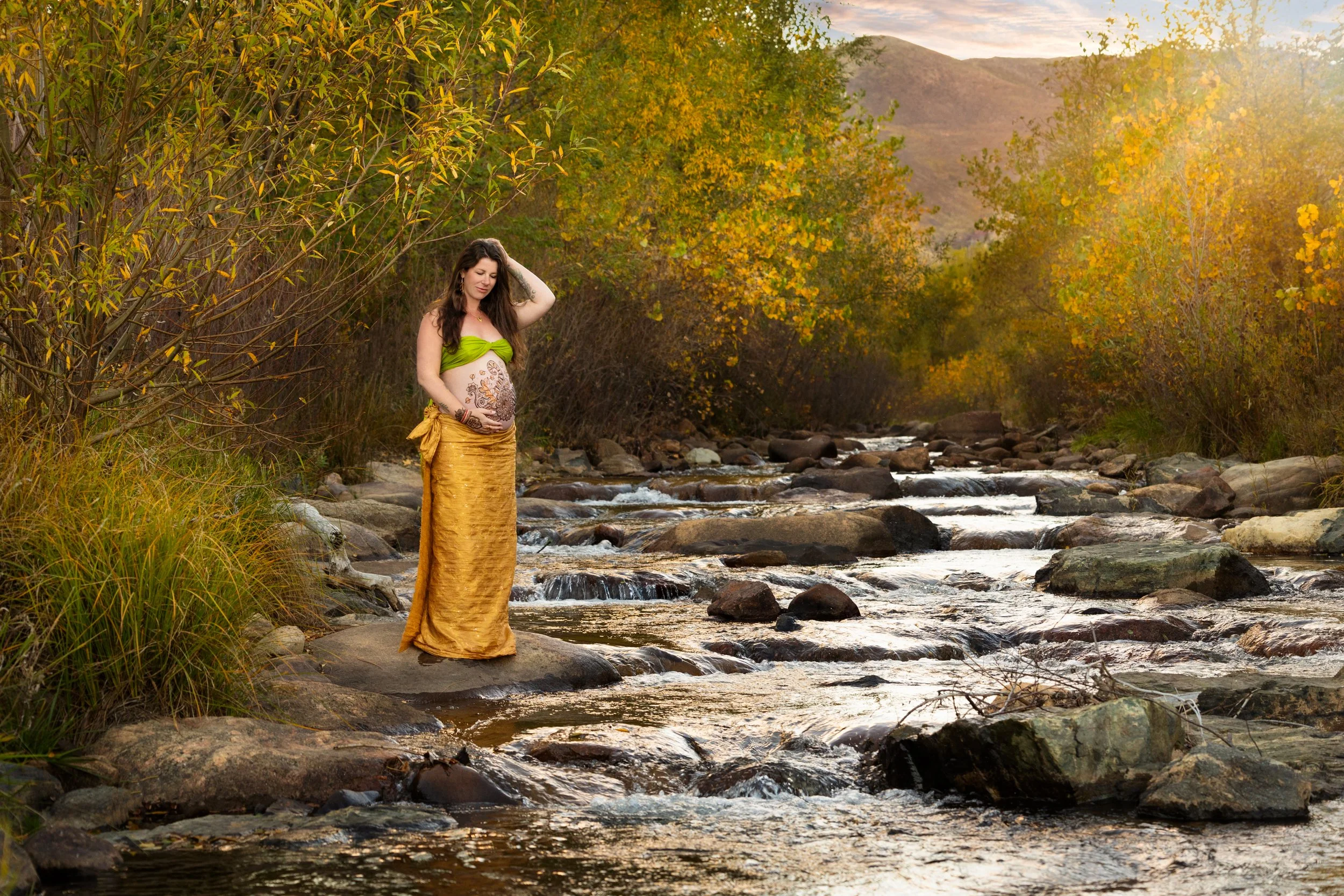 #photography #boulderphotography #hennaphotoshoot #maternityphotoshoot #wonderlandlakephotoshoot #portraitphotography