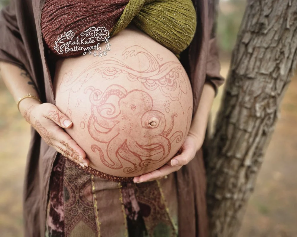 #pregnancyhenna #maternityart  #artisticblessings #mamacelebration #journeytomotherhood #riteofpassage #honoringmothers #motherhood #naturalhenna #hennastain