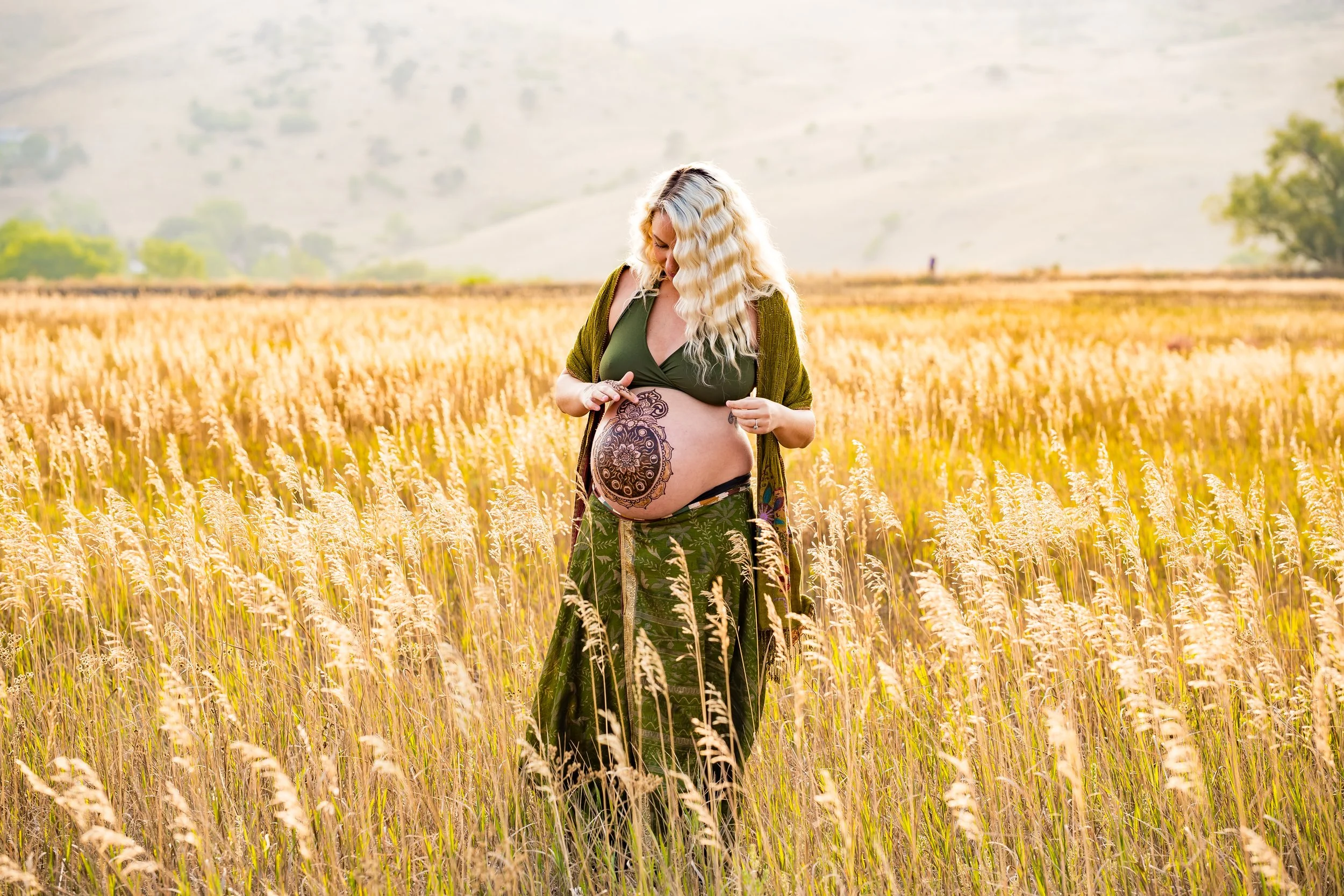 #photography #boulderphotography #hennaphotoshoot #maternityphotoshoot #wonderlandlakephotoshoot #portraitphotography