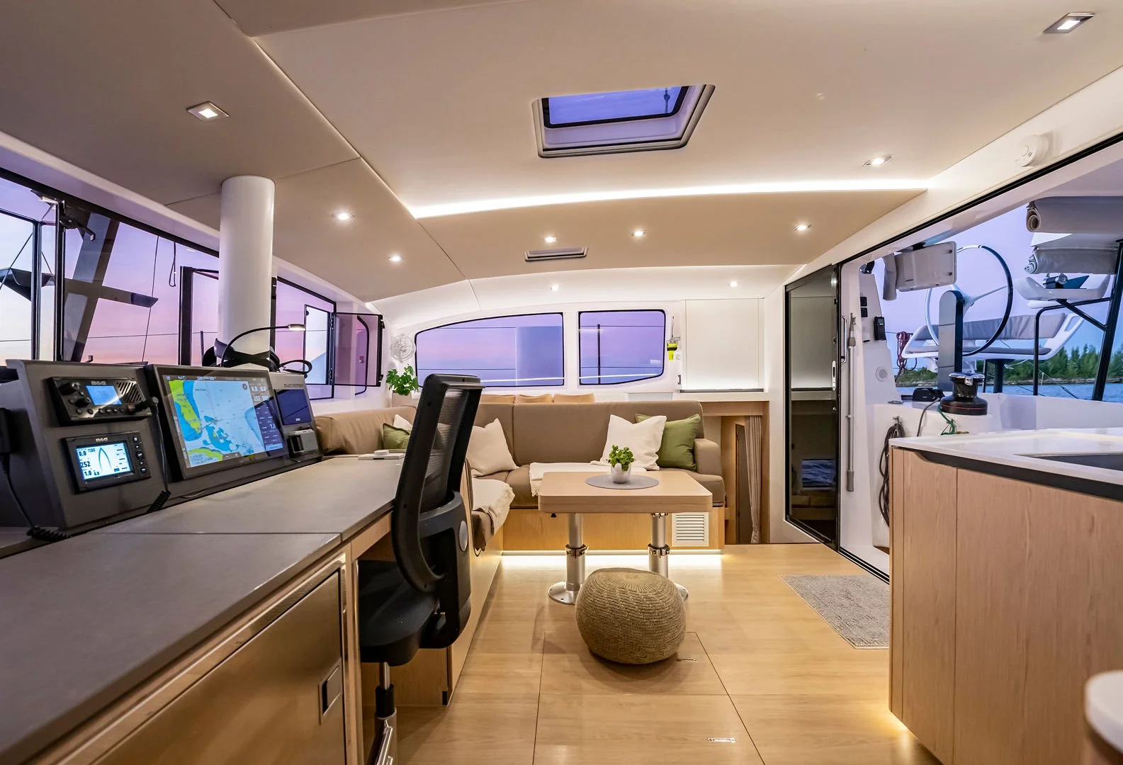 EXTERIOR_21SALOON_3 (1).jpg