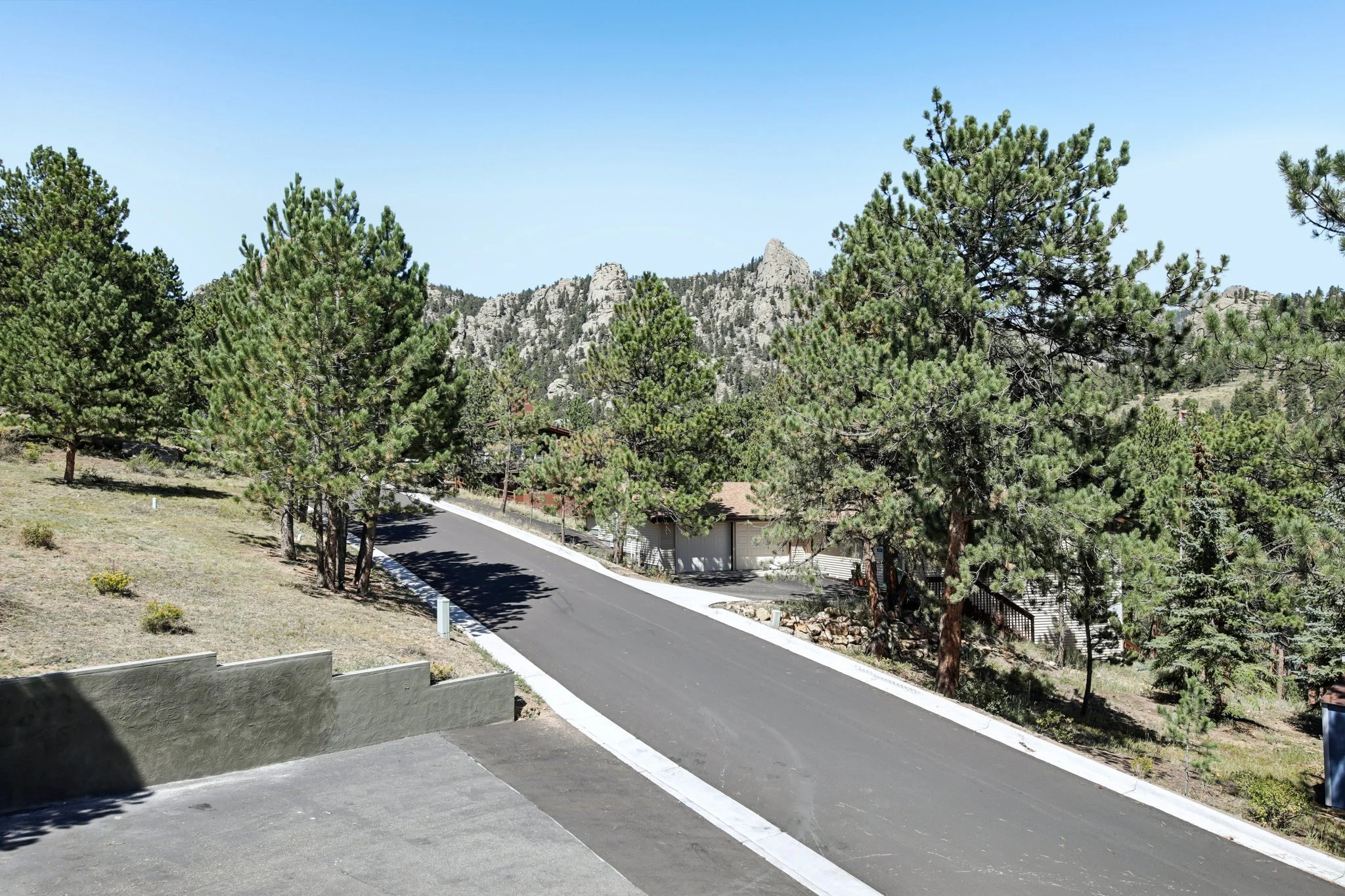 5-web-or-mls-Old Man Mountain Ln-L1209-005.jpg