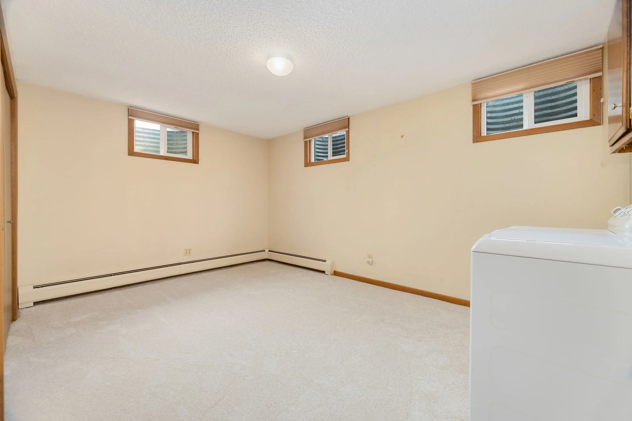 27-web-or-mls-280 Old Man Mountain Ln-19.jpg
