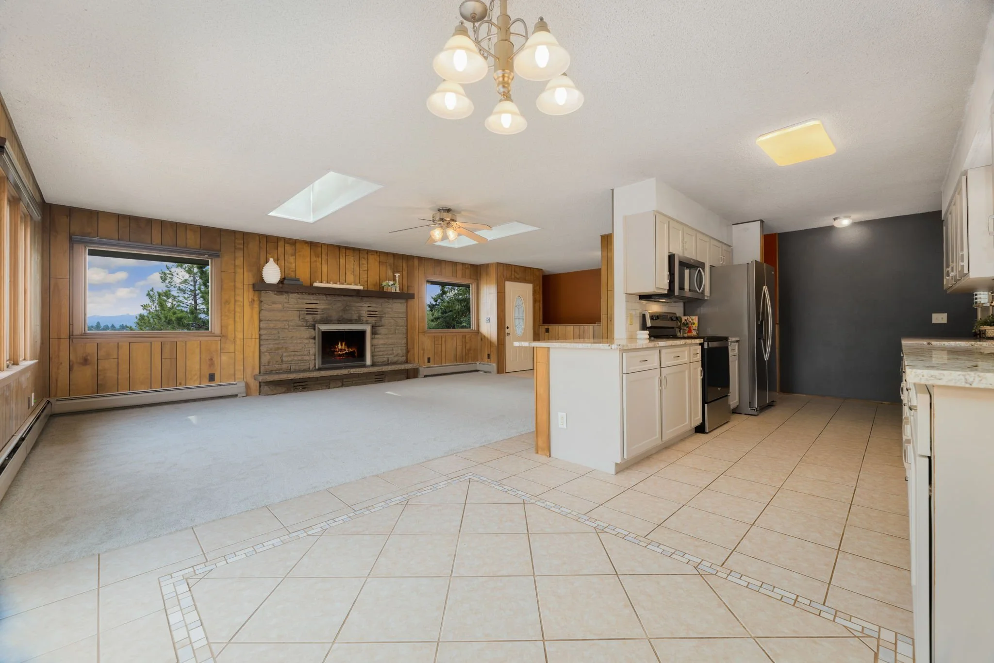 15-web-or-mls-280 Old Man Mountain Ln-6.jpg