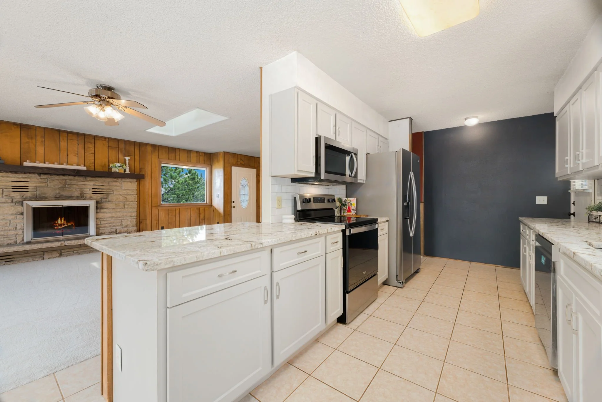 17-web-or-mls-280 Old Man Mountain Ln-8.jpg