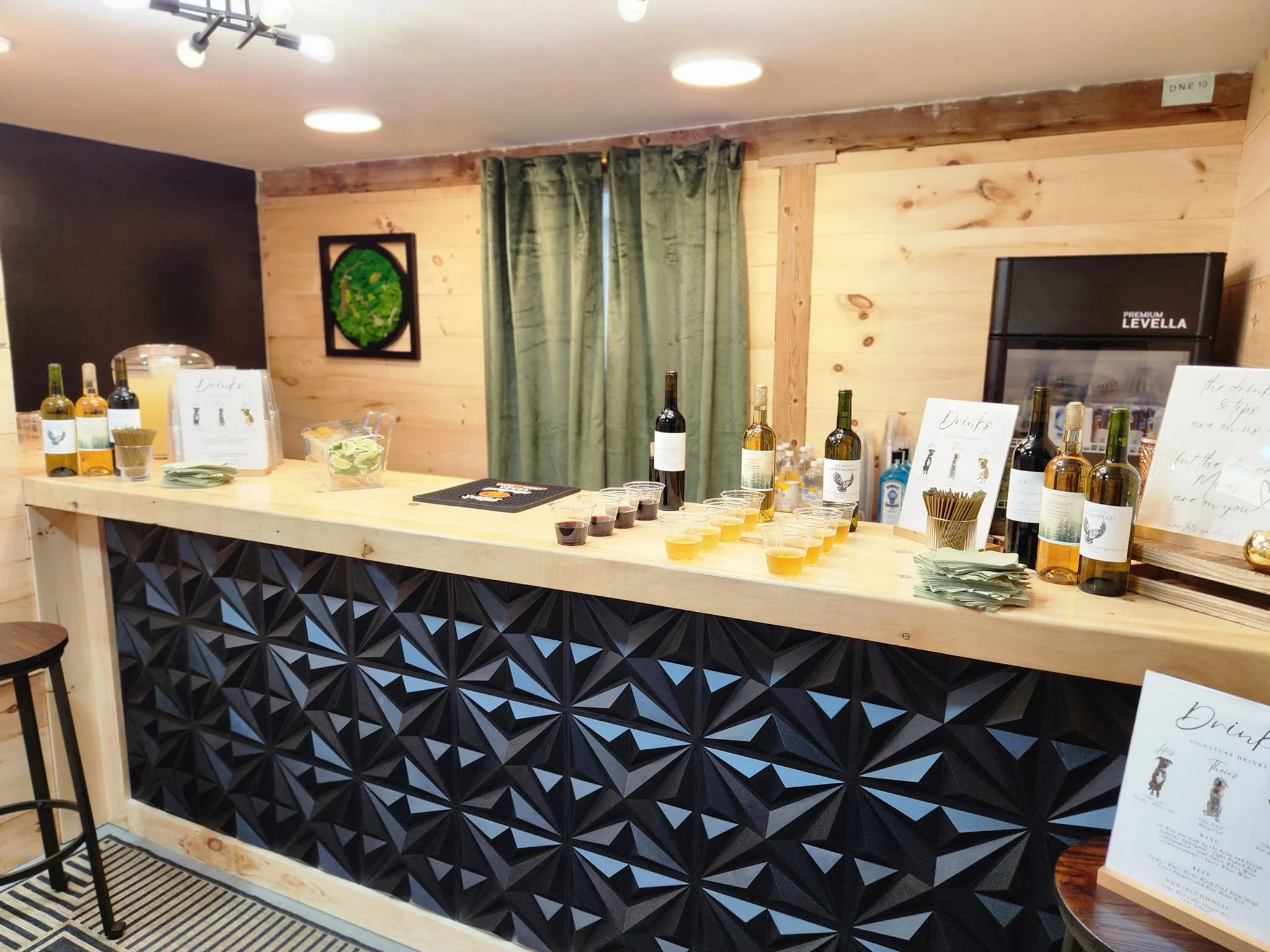 bar.jpg