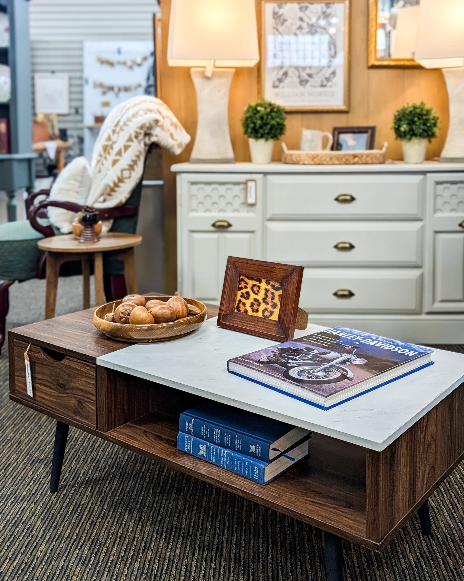 Customer: &ldquo;I&rsquo;m just browsing today!&rdquo;
Also customer 20 minutes later: loading a dresser, two chairs, and a table like they&rsquo;re preparing for the apocalypse...
We love a committed decision. 💪

Follow us on FB, Insta, TikTok, Pin