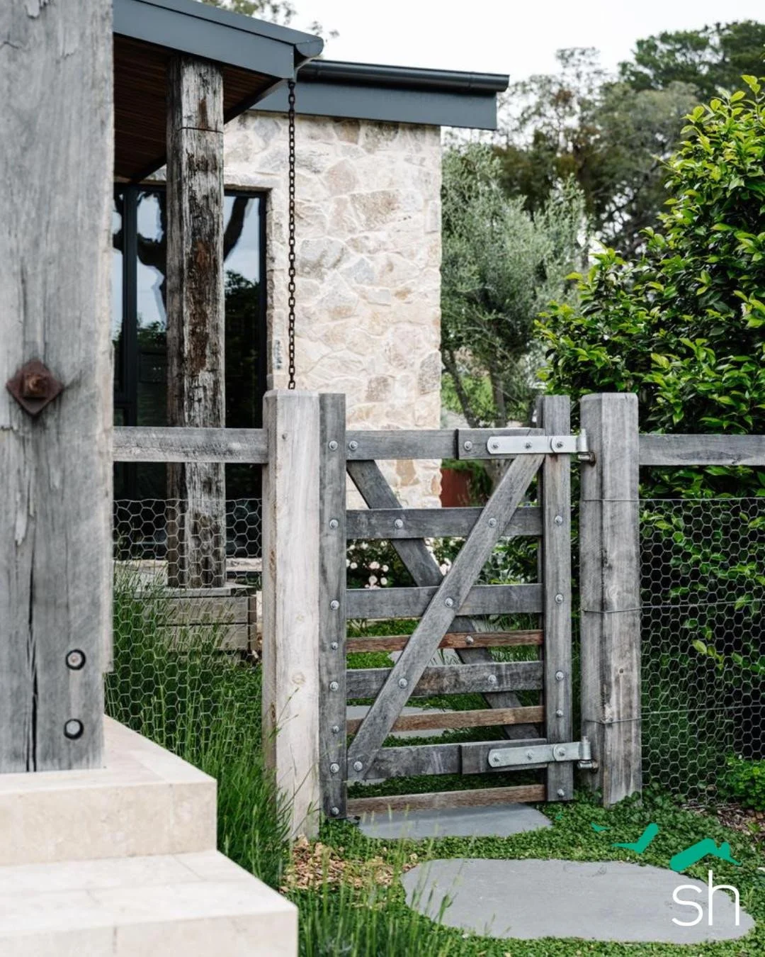 There&rsquo;s something incredibly grounded about walking into a home that already has a history. For our projects at Kangaroo Ground and Third St, we went all-in on reclaimed materials, and the result is just pure character.⁠
⁠
Be part of the commun