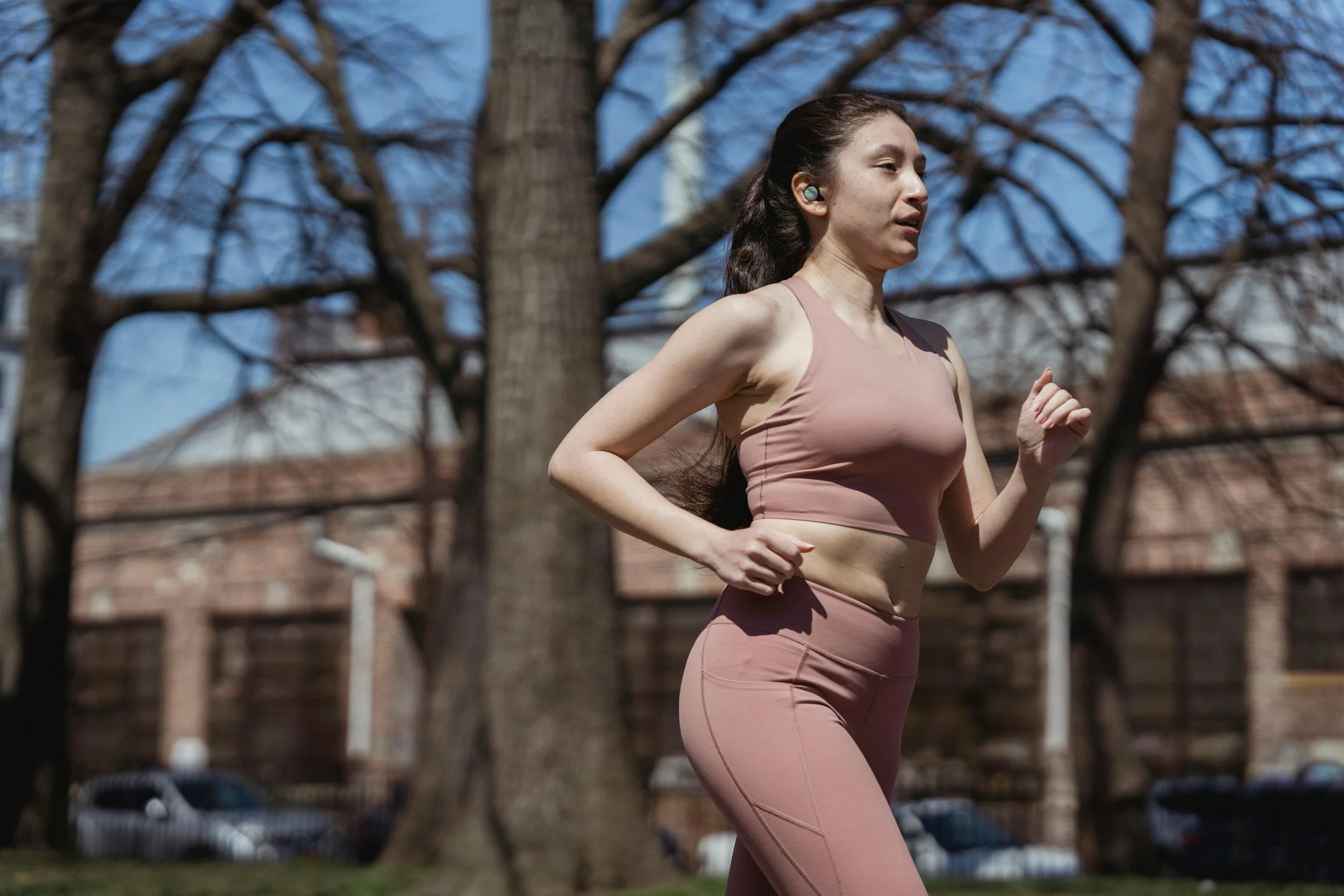 Optimize Your Sprinting: How Does Pelvic Floor Function Affect Running Efficiency?