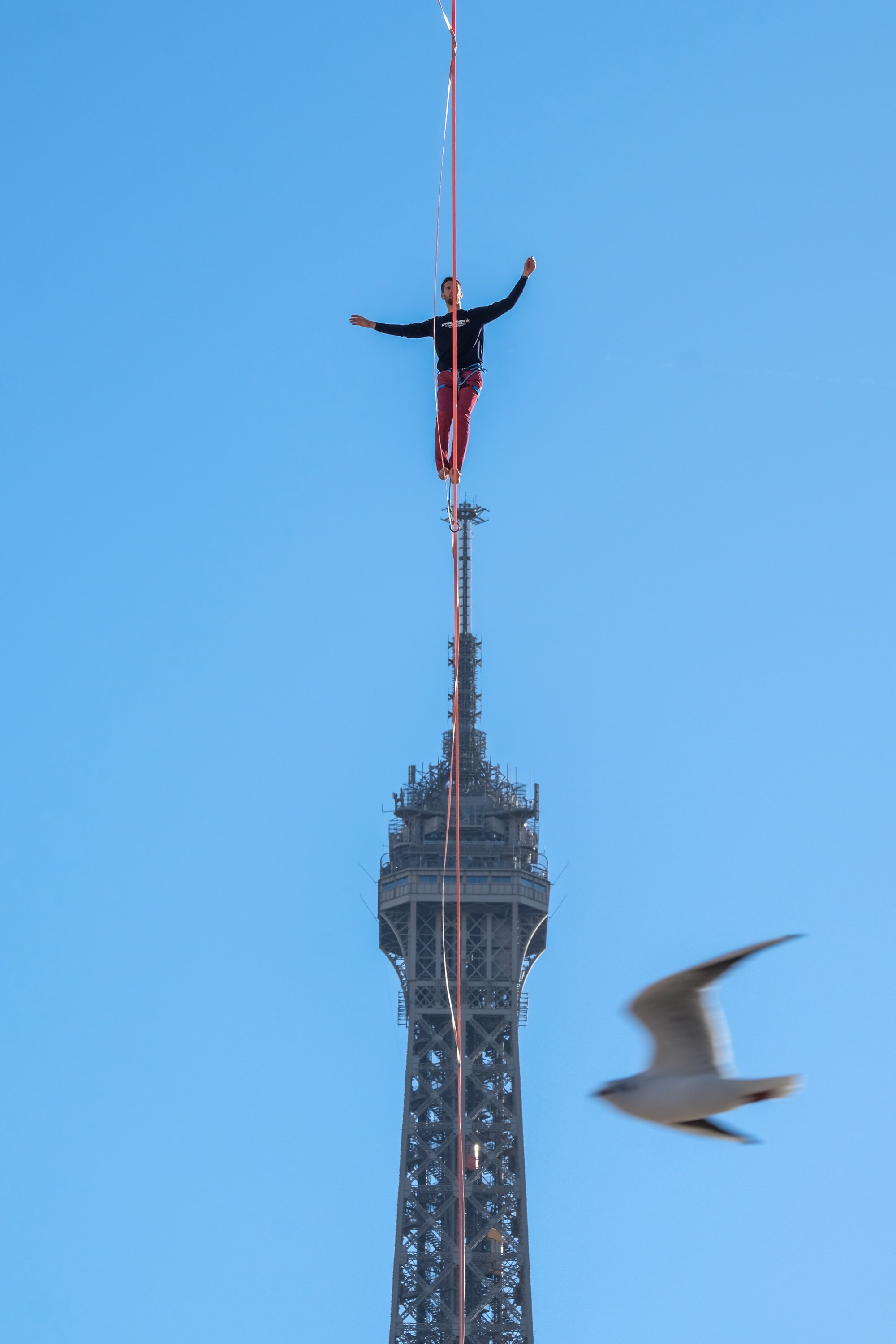 France - Extreme sports - Slackline - world recorld in Paris for