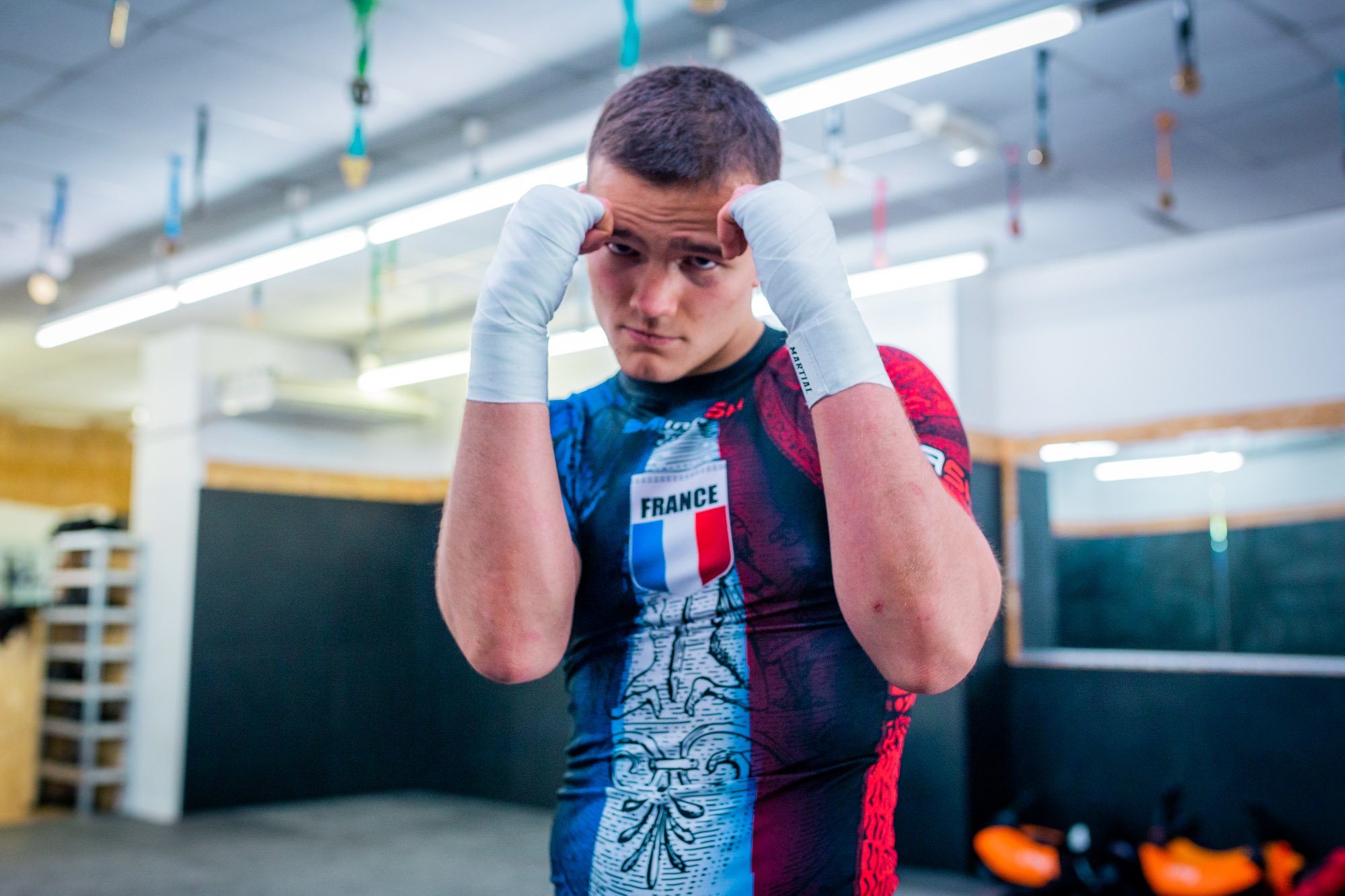 Portrait de Quentin Rabache combattant de MMA, dans le club de s