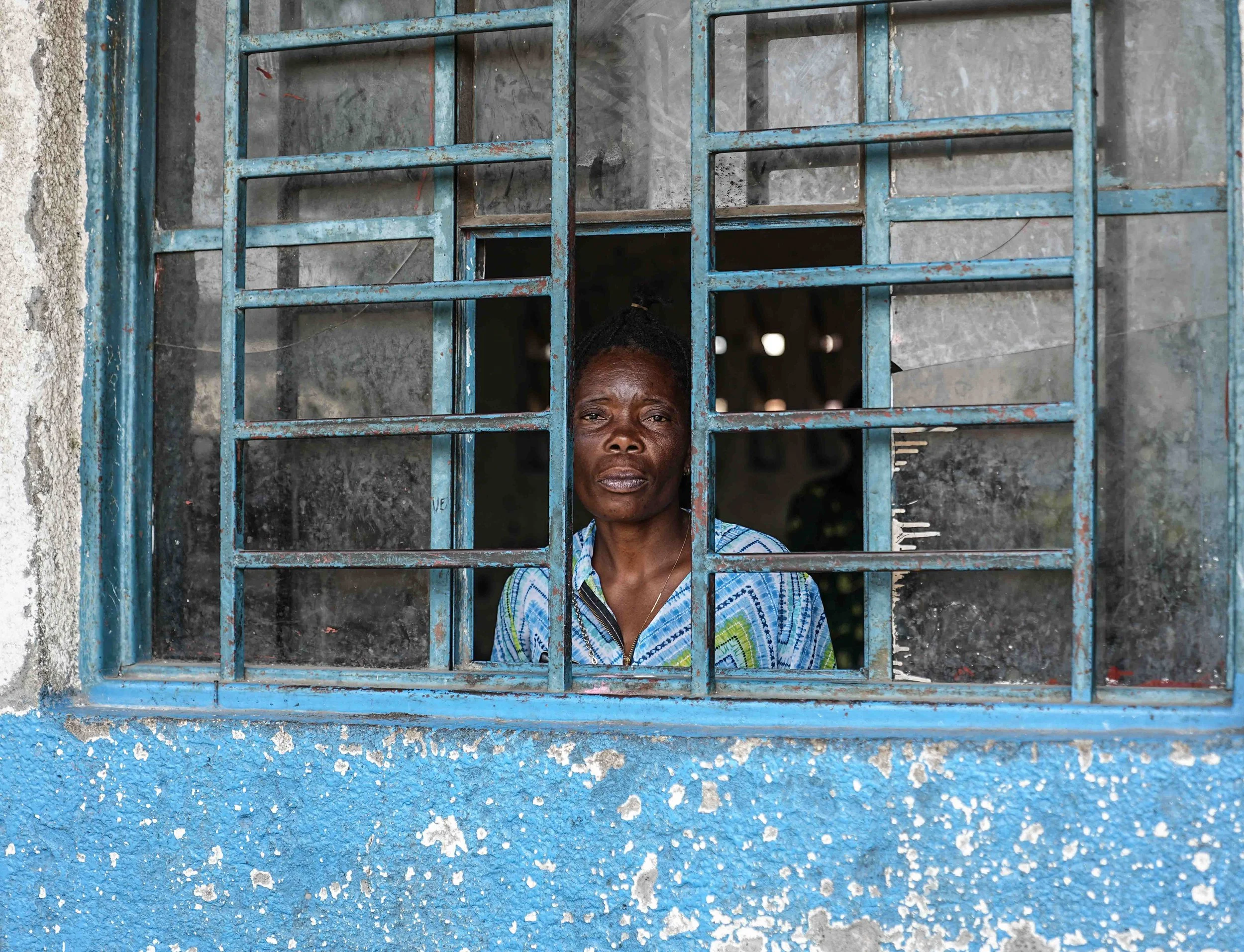 VEUVES - 12 Ces familles, dans l_incapacité de financer le voyage dans leur région d_origine, ont la sensation de vivre dans une prison à ciel ouvert.JPG