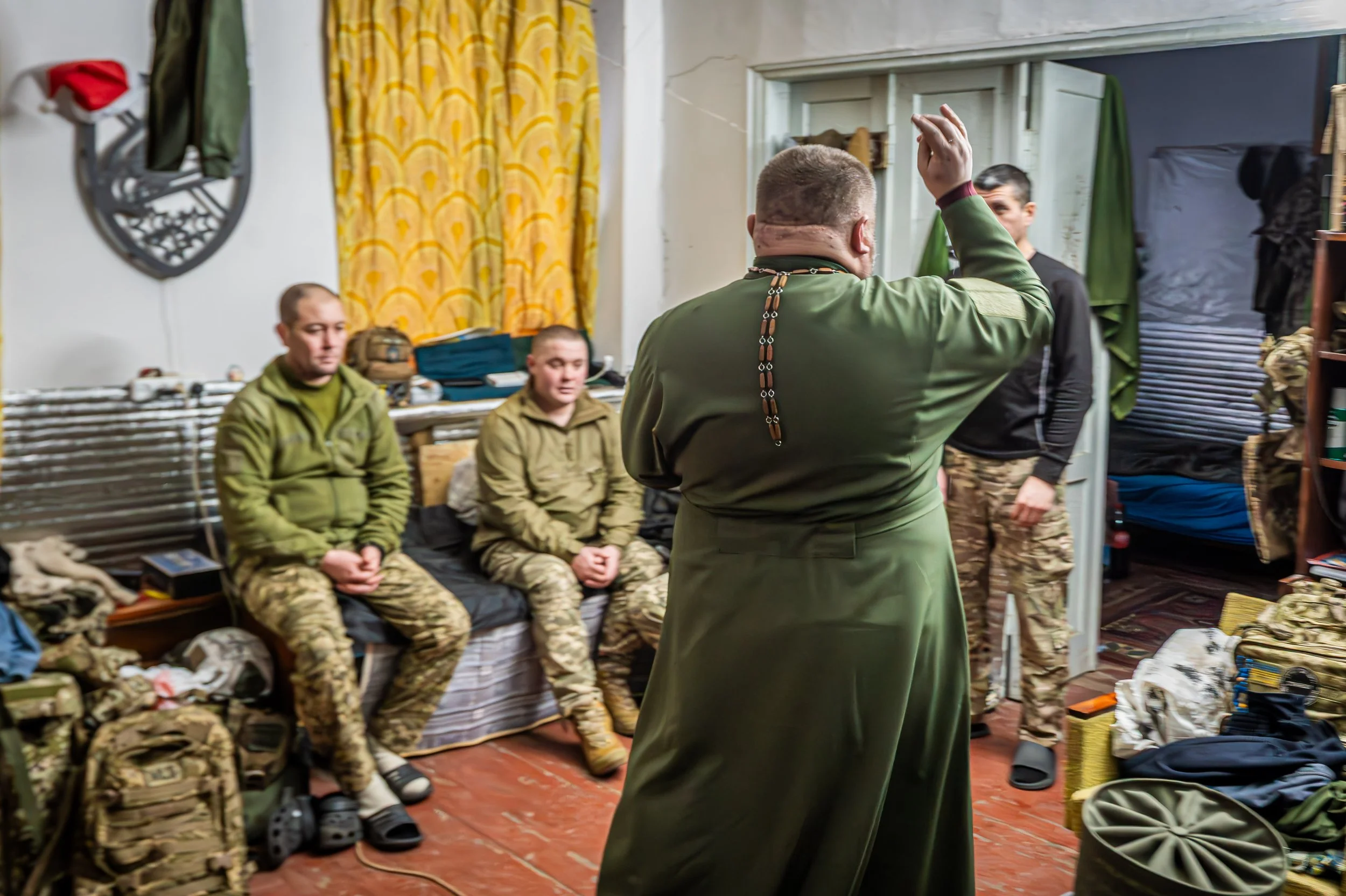 Ukraine - The rear front of the Ukrainian - FH-018.jpg