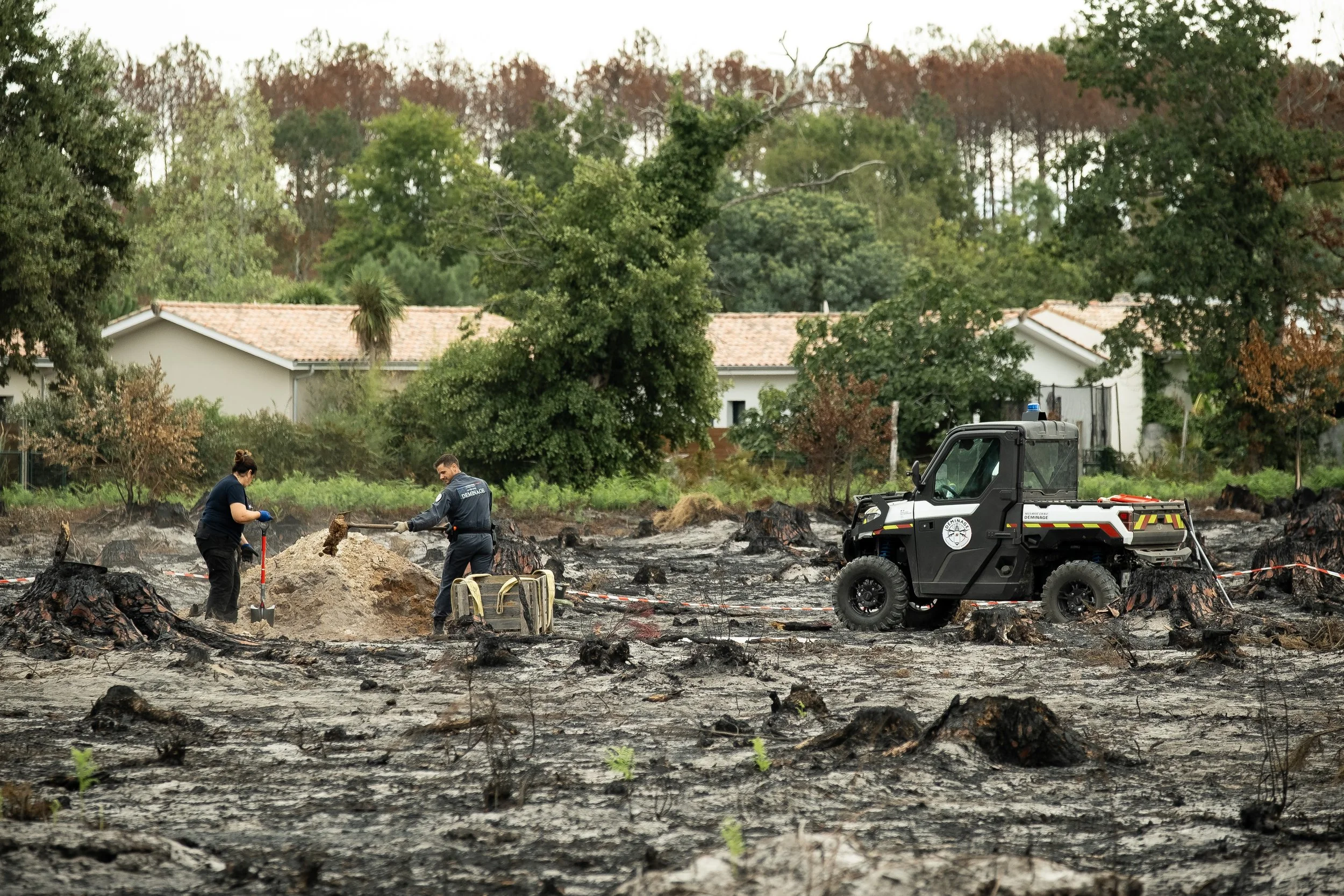 OPERATION DEMINAGE AU PORGE - OSCAR CHUBERRE - COLLECTIF DR - FRANCE-18.jpg