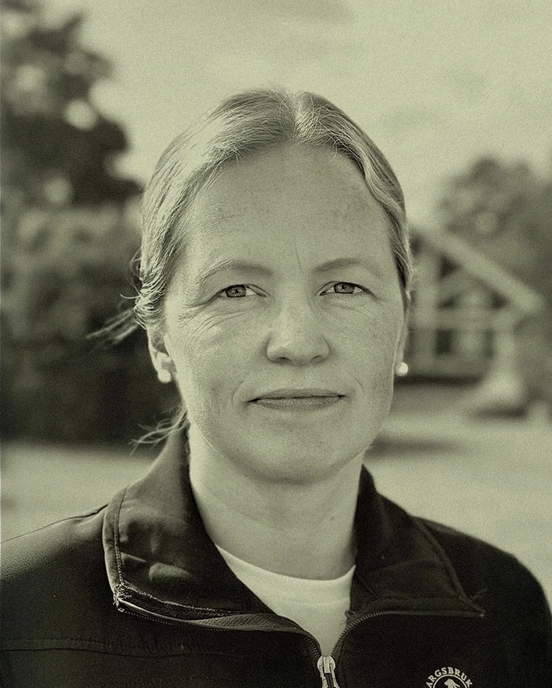 Personalportr&auml;tt!

H&auml;r har vi v&aring;r nya ekonomichef, Mikaela Halvarsson. Mikaela har jobbat med oss sedan i mitten av april i &aring;r.
Mikaela kommer med stor erfarenhet kring v&aring;ra ekonomiska system samt nyfikenhet p&aring; hur v