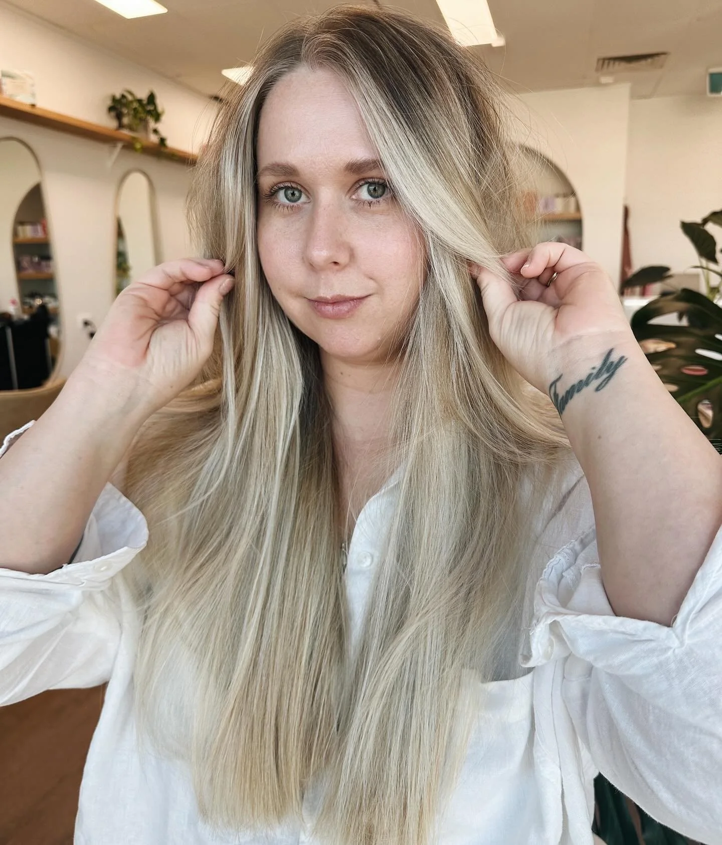 I can&rsquo;t EVEN with this natural beauty ✨

I LOVE creating a bright blonde with dimension and lucky for me, I got to spend the morning last week creating this fresh look for Jaimee ✨

A full head of highlights/balayage + a toner and a fresh ✂️ 

