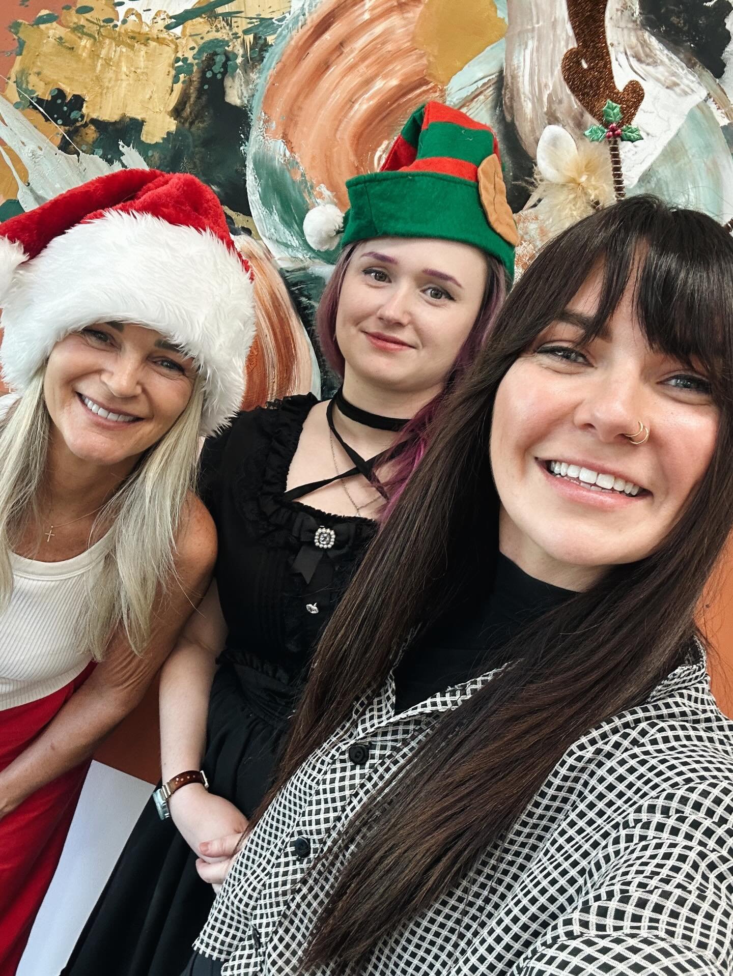 ✨🎄 Merry Christmas from the Salon Alias team!!! 🎄✨

We hope you have an AMAZING holiday break and are able to enjoy some good sun, food, and rest!! ☀️🍒

Thankyou for trusting us to look after your hair, we&rsquo;ve loved EVERY minute. 

We look fo