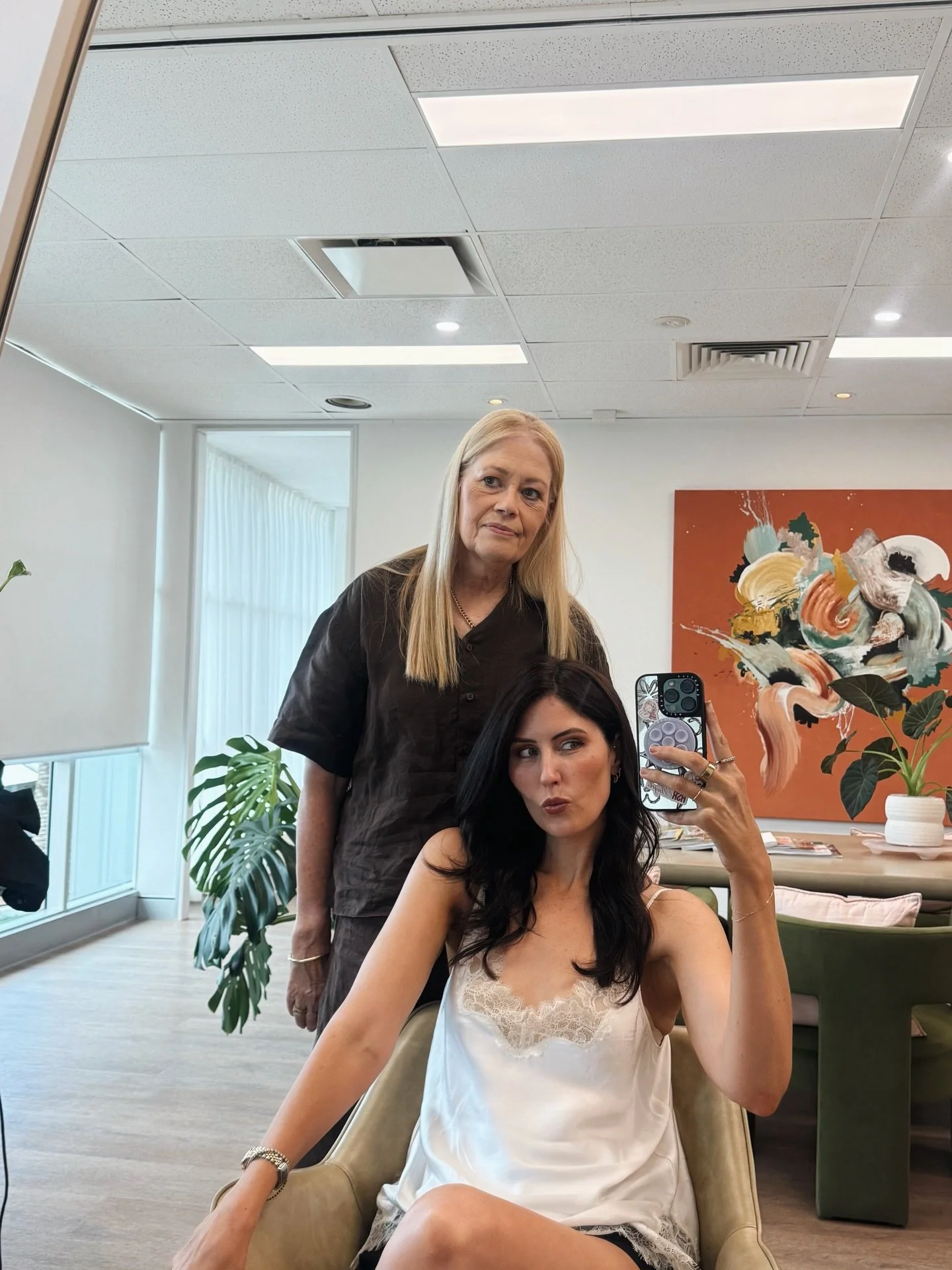 The moody girls @brookekmoody + @meredith7918 
Colour by @elyselouise_salonalias