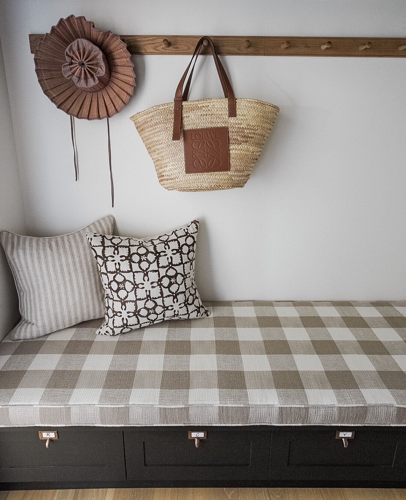 Boot Room with hooks and drawers for hiding little shoes. 
.
.
.
.
.
#interiordesign #interiors #cdinteriors #homedesign #homeorganization #countryliving #interiors123 #interiorstyling #armacmartin #schumacher #fschumacher