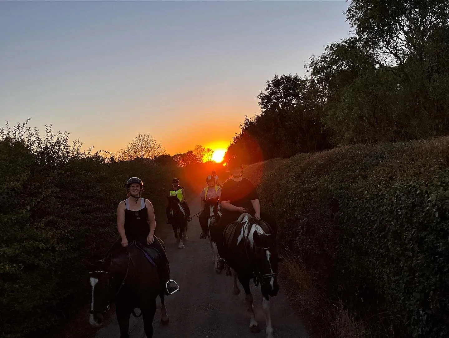 Lovely summers evening pub ride with our adult riding club this evening, ponies and pints, what more could you want? 🍻