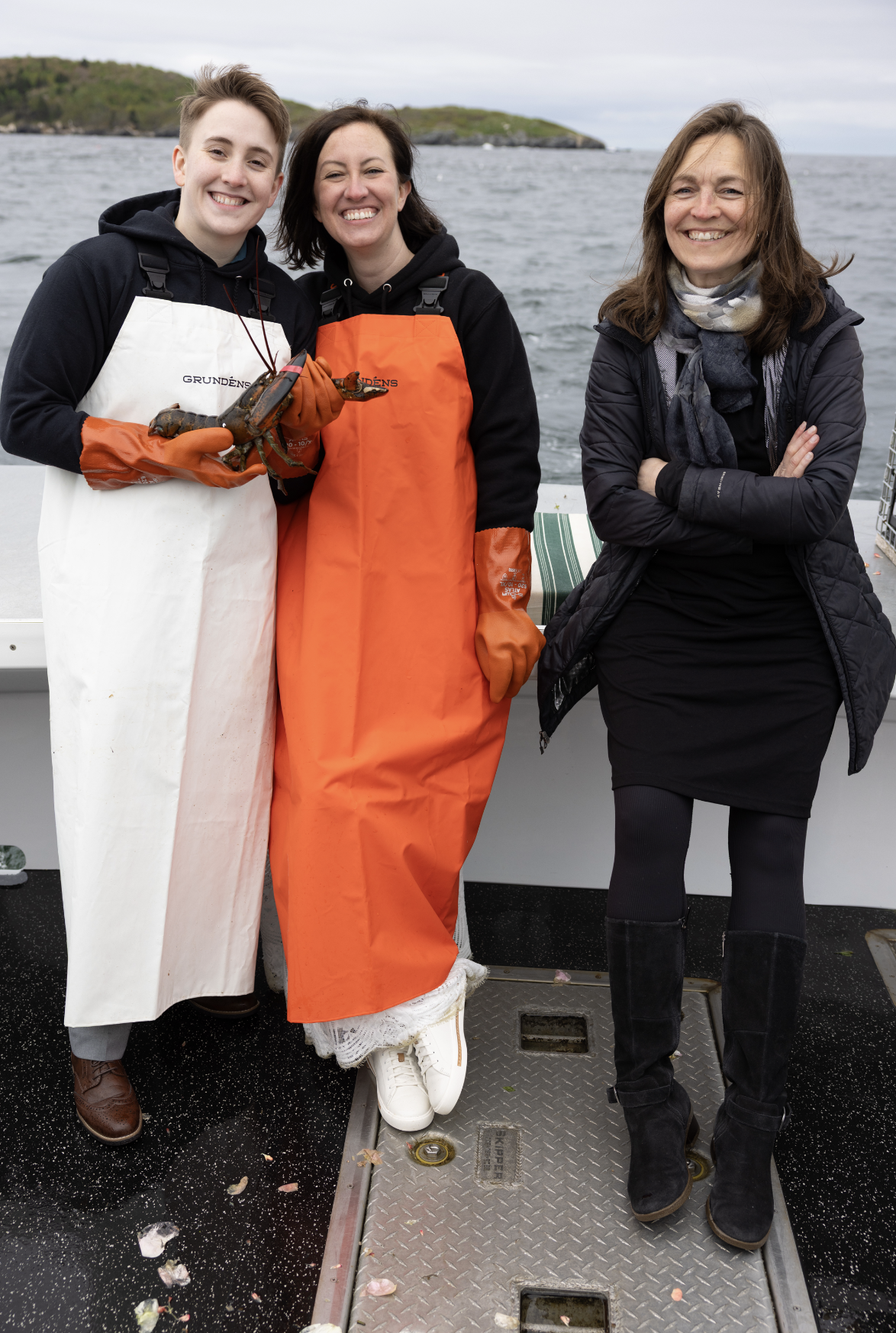 catching lobster for Maine wedding lobster bake