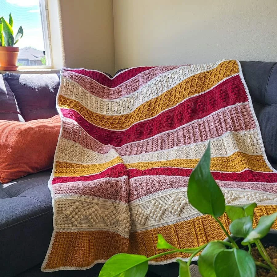 contemporary-crochet-blanket-pattern-made-by-gootie-min.jpg