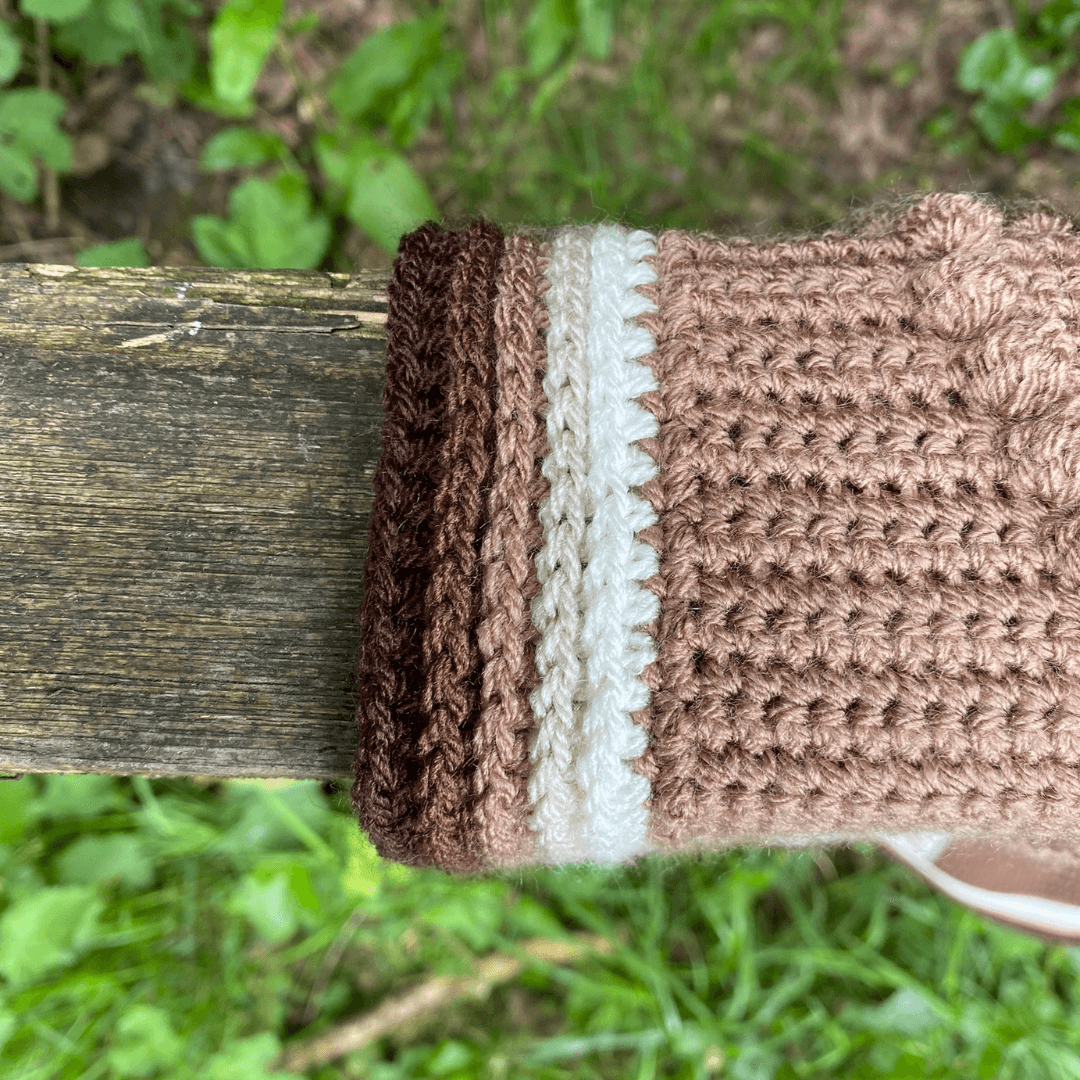 camel stitch border square tiny.png