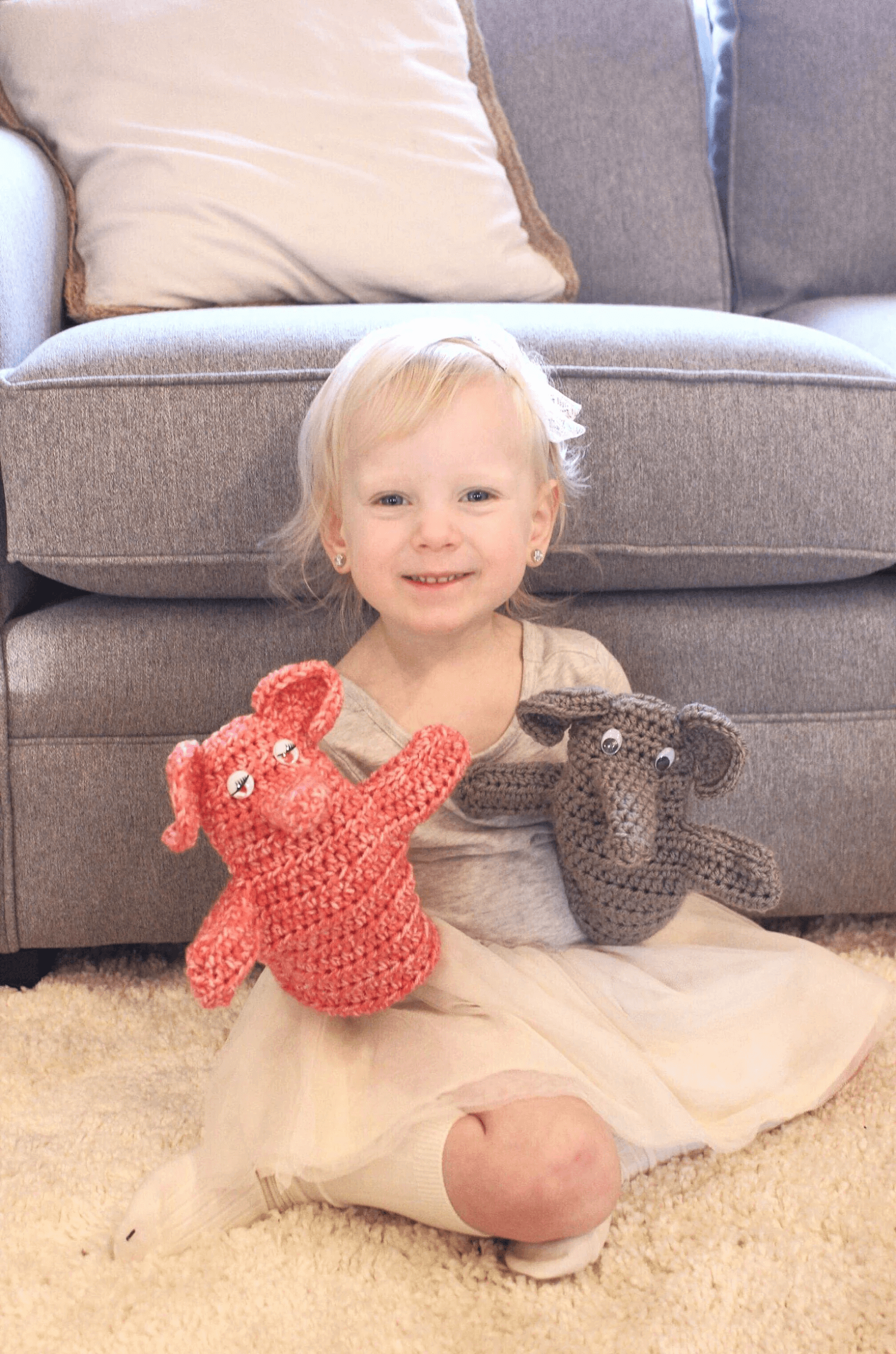 elephant hand puppet, my fingers fly png tiny.png