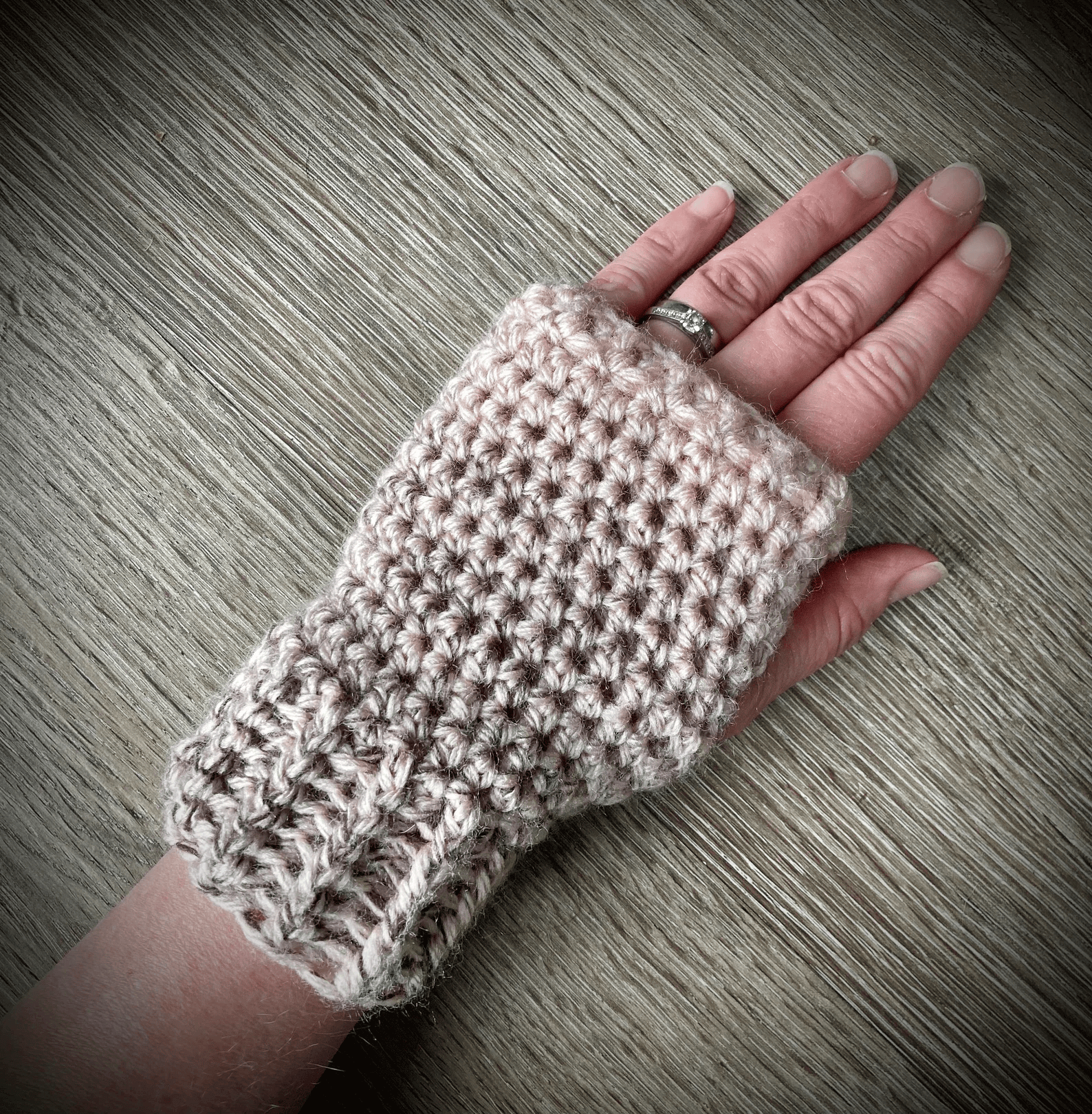 quick crochet gloves by cesca woodrow png.png