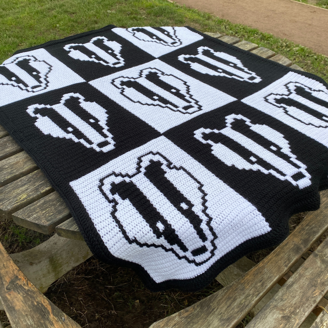 wild badger blanket square 2.png